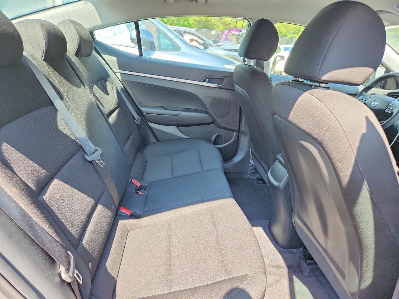 2020 Hyundai Elantra Se Gray vin: KMHD74LF7LU106149