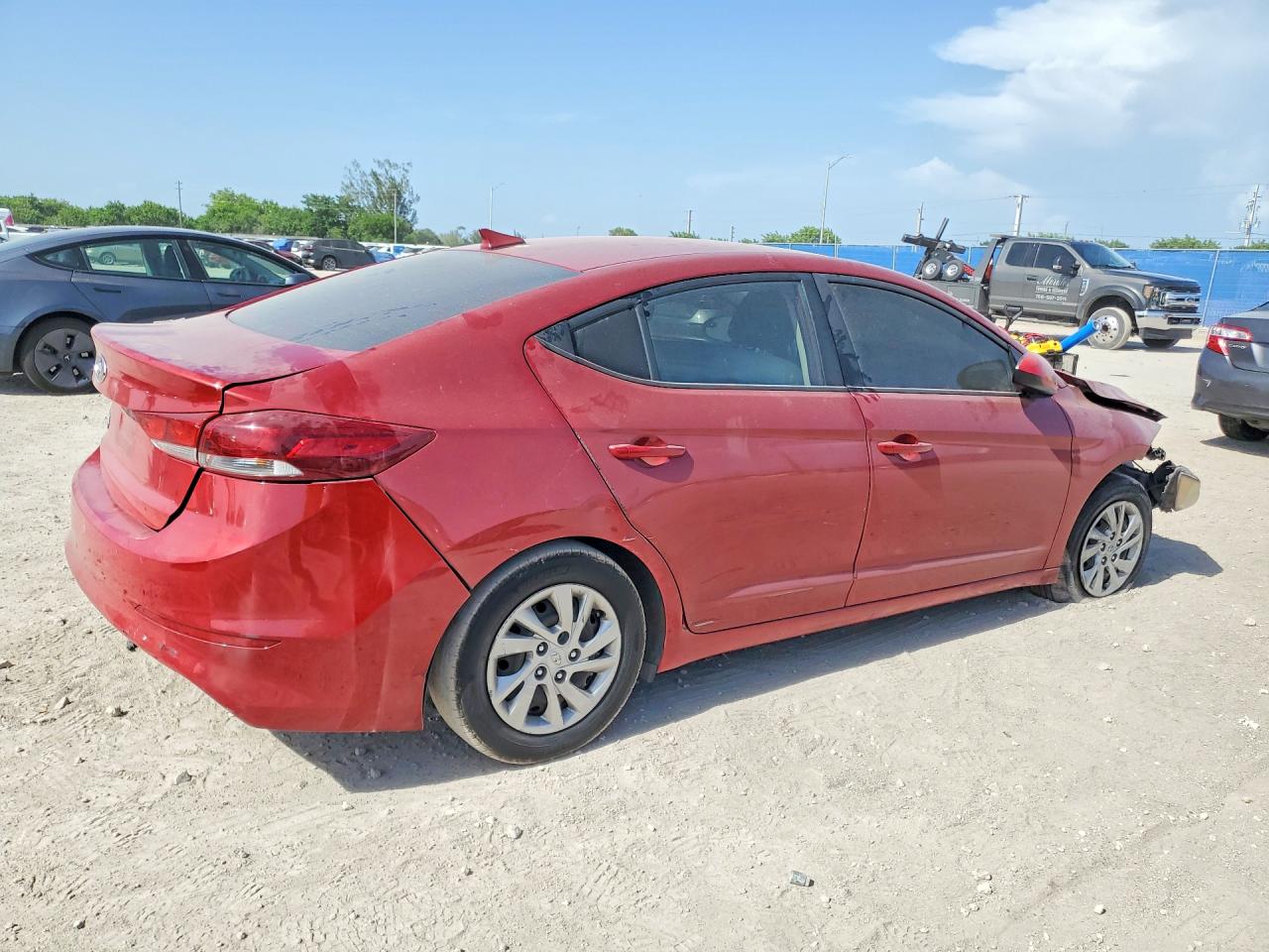 2017 Hyundai Elantra Se Red vin: KMHD74LF8HU364977