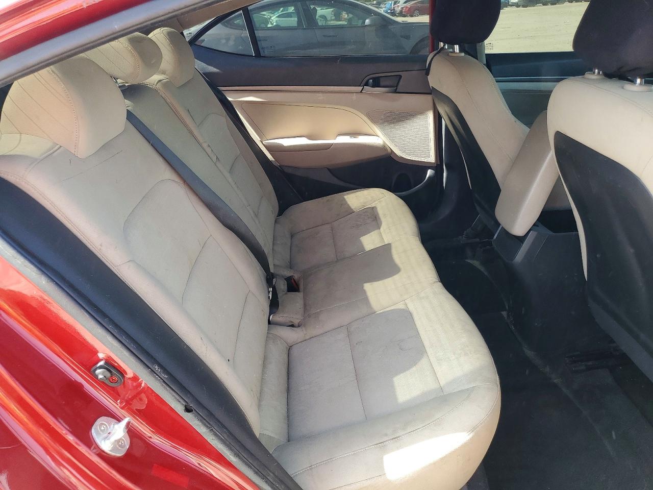2017 Hyundai Elantra Se Red vin: KMHD74LF8HU364977
