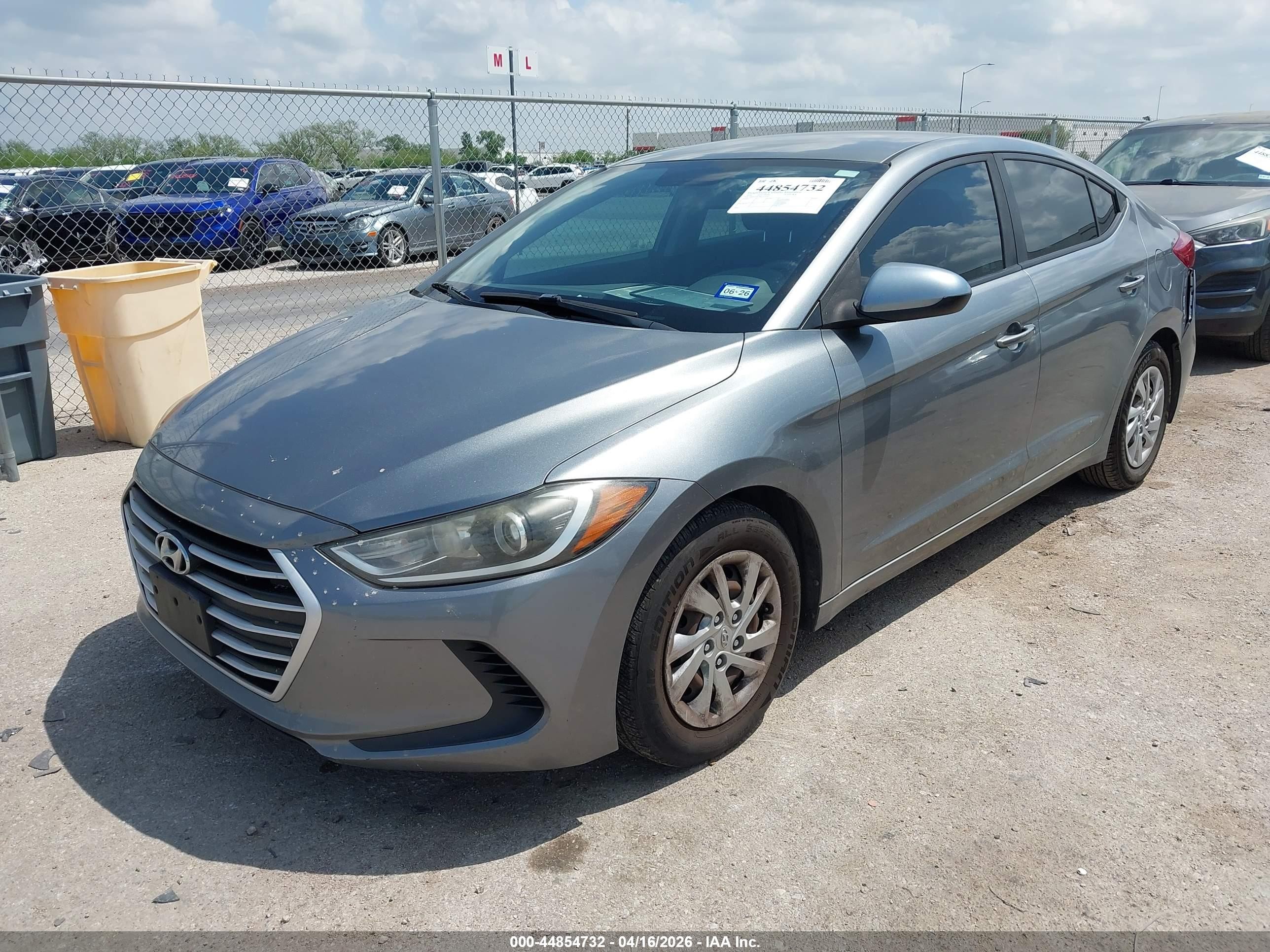 2018 Hyundai Elantra Se Gray vin: KMHD74LF8JU523731