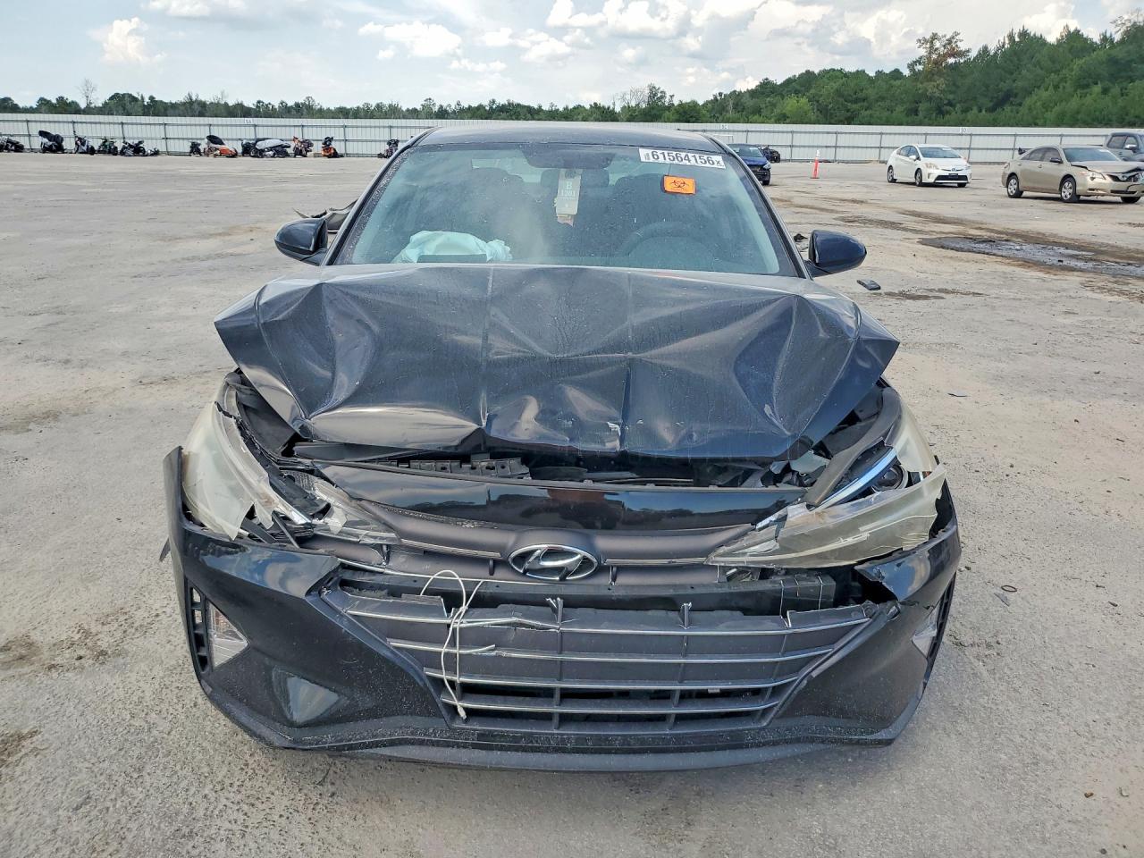 2019 Hyundai Elantra Se Black vin: KMHD74LF8KU842421