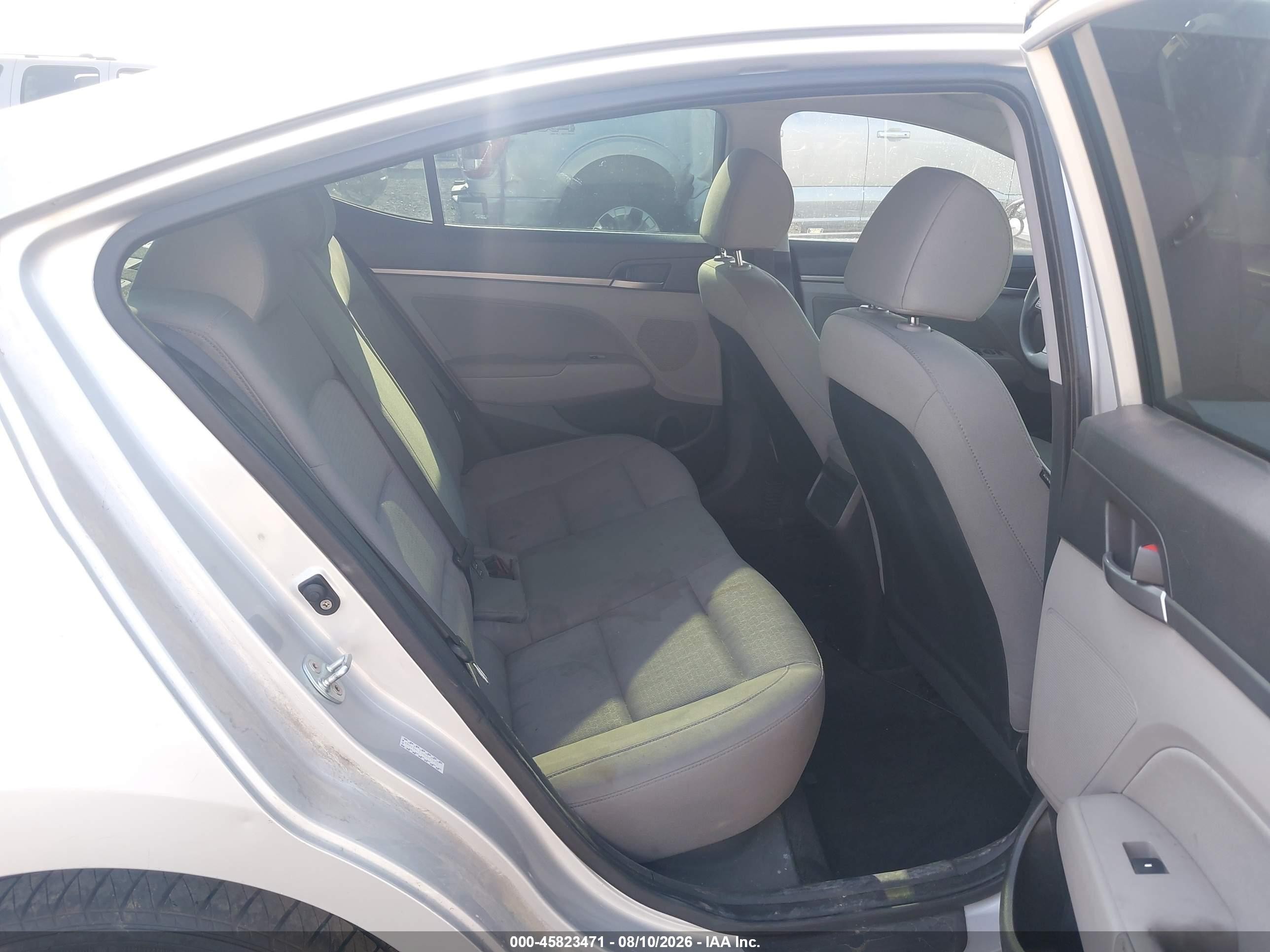 2017 Hyundai Elantra Se Silver vin: KMHD84LF0HU071975