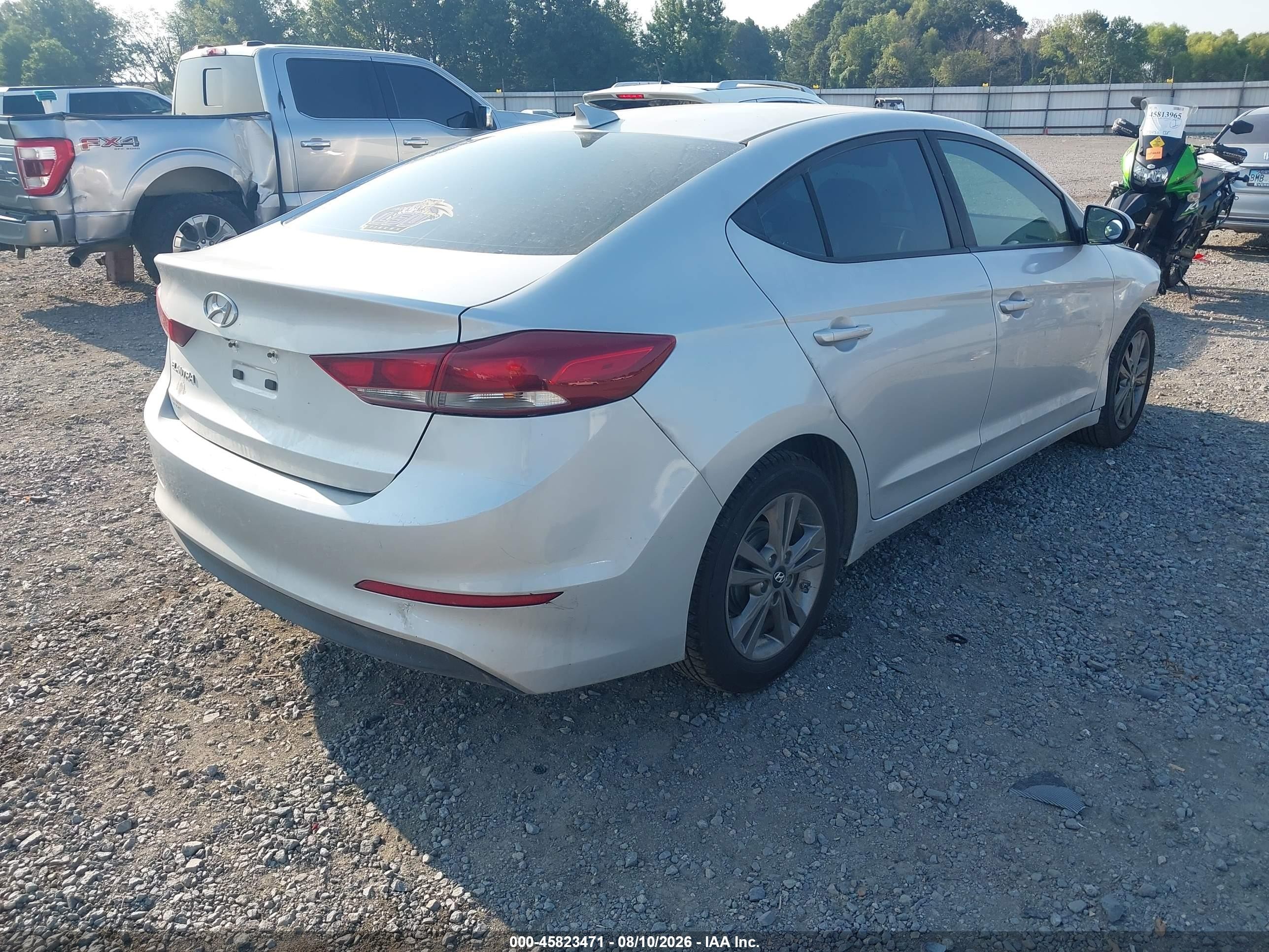 2017 Hyundai Elantra Se Silver vin: KMHD84LF0HU071975