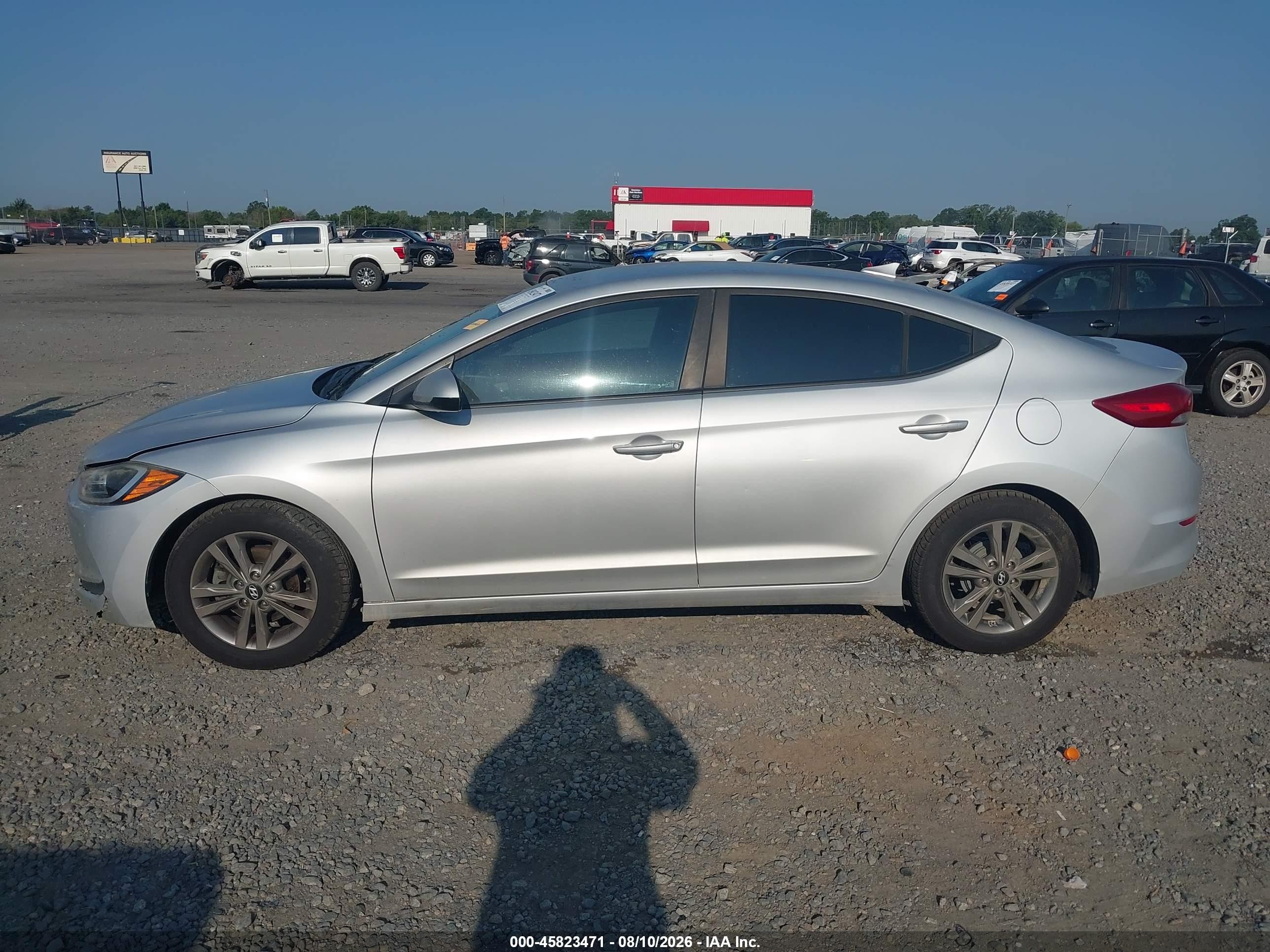 2017 Hyundai Elantra Se Silver vin: KMHD84LF0HU071975