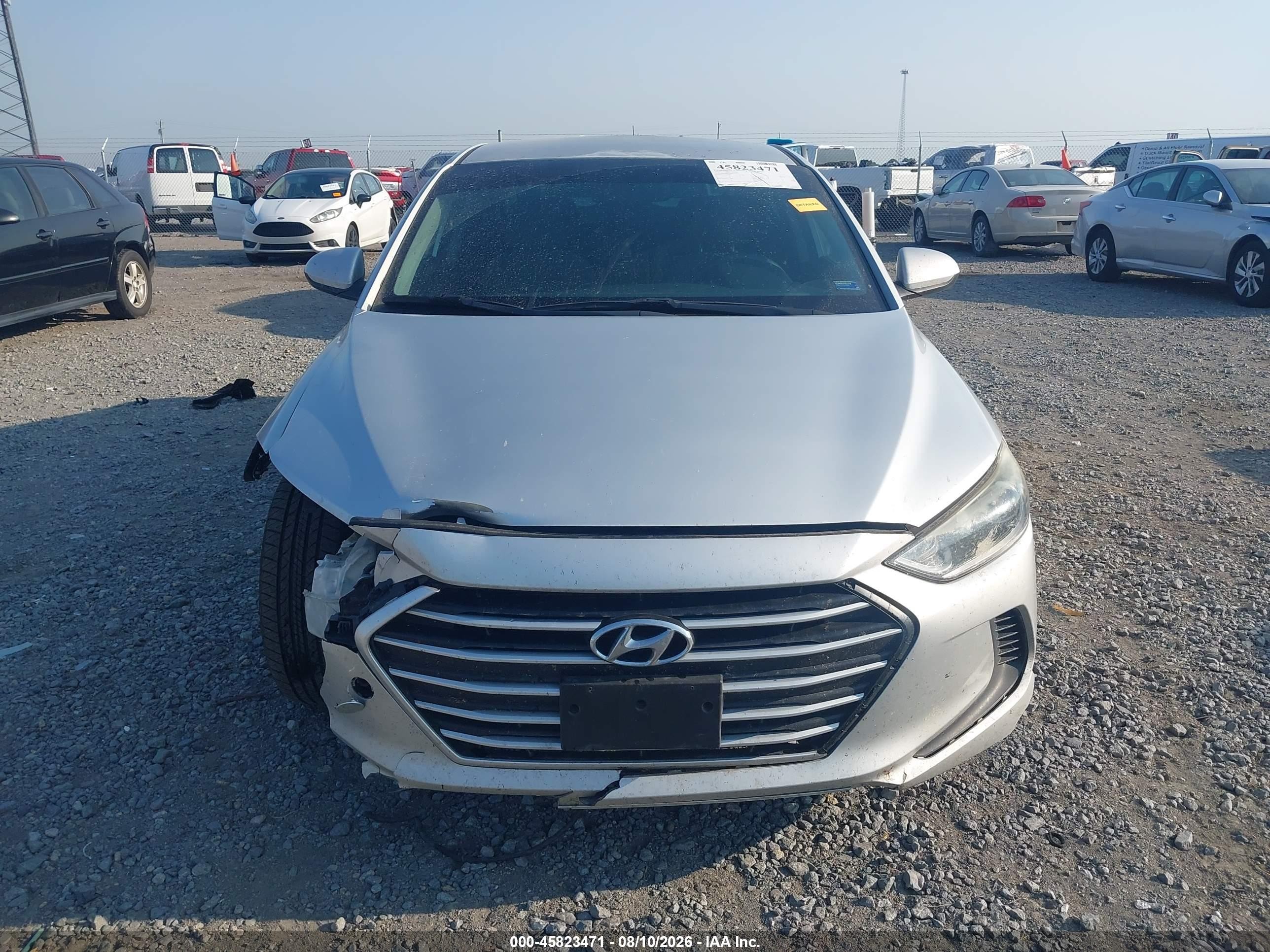 2017 Hyundai Elantra Se Silver vin: KMHD84LF0HU071975