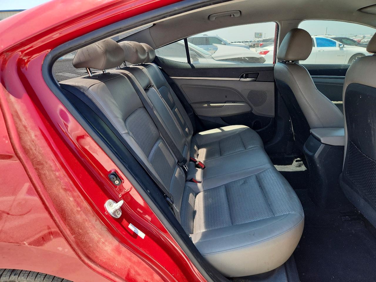 2017 Hyundai Elantra Limited Red vin: KMHD84LF0HU160770