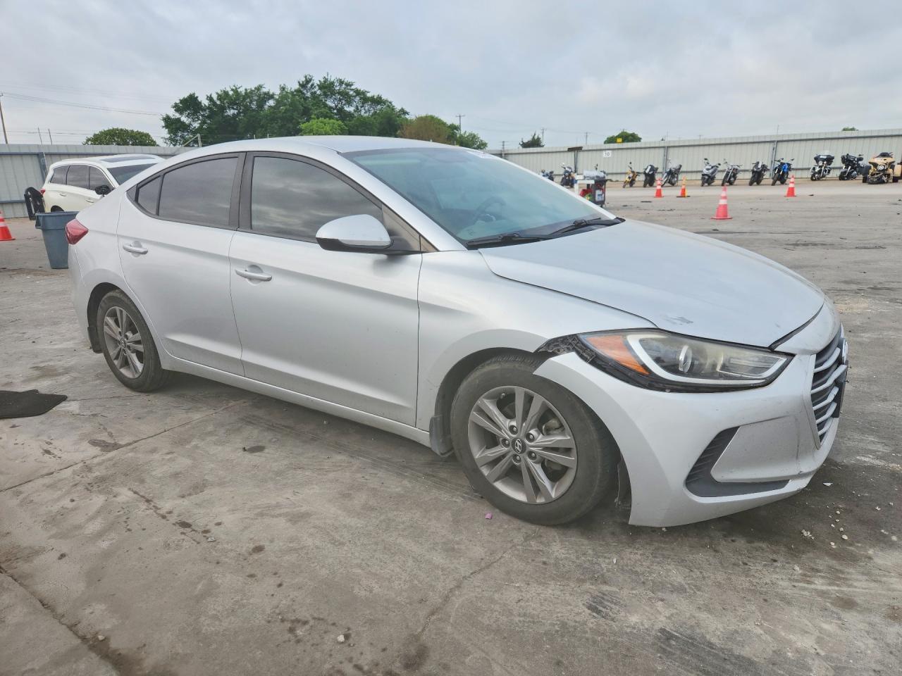 2018 Hyundai Elantra Sel Silver vin: KMHD84LF0JU514700