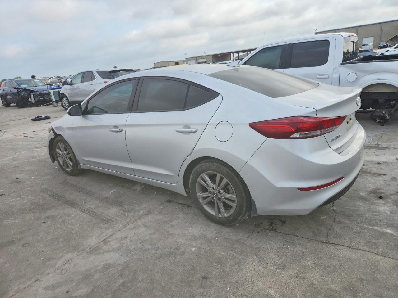 2018 Hyundai Elantra Sel Silver vin: KMHD84LF0JU514700