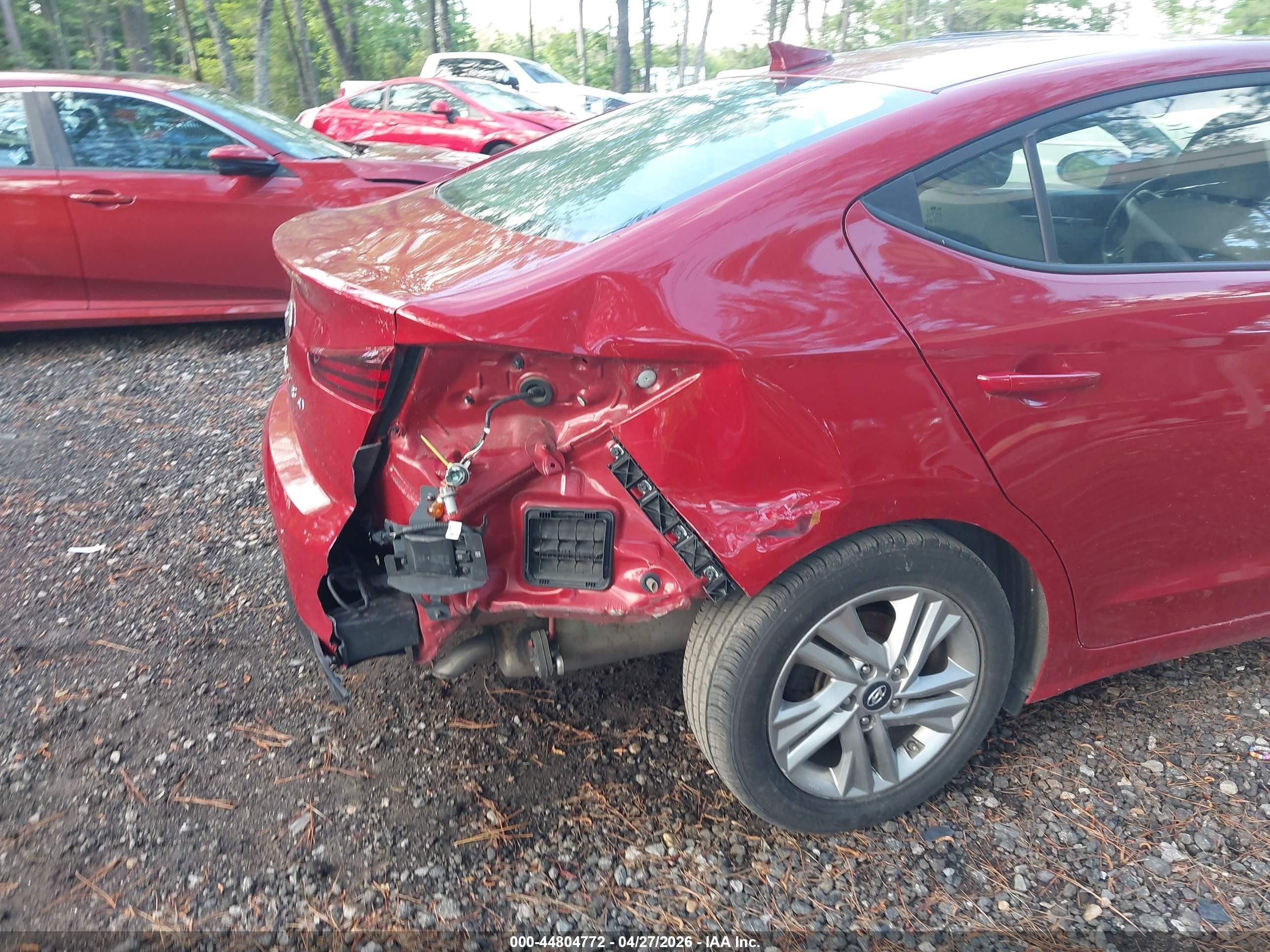 2020 Hyundai Elantra Value Edition Red vin: KMHD84LF0LU947906