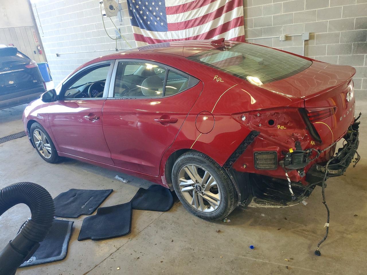 2019 Hyundai Elantra Value Edition Red vin: KMHD84LF1KU770460