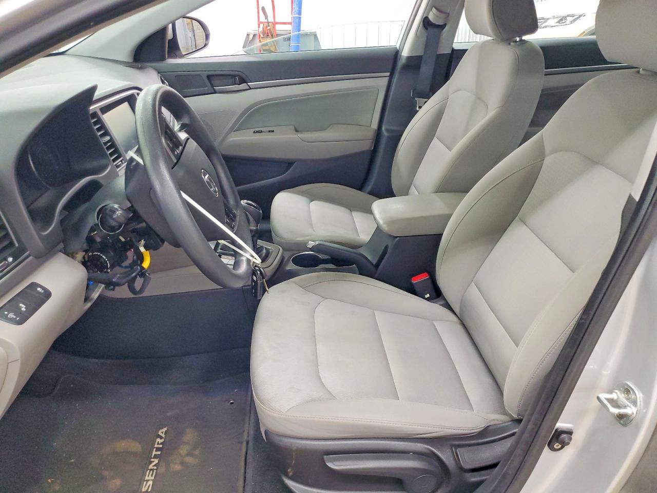 2018 Hyundai Elantra Sel Silver vin: KMHD84LF2JU533975