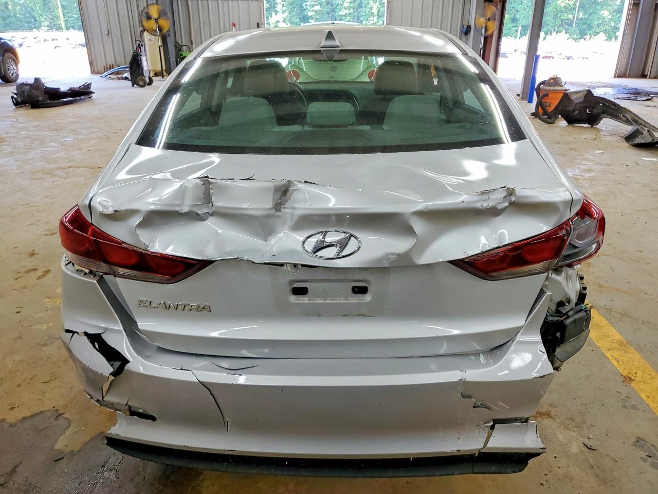 2018 Hyundai Elantra Sel Silver vin: KMHD84LF2JU533975
