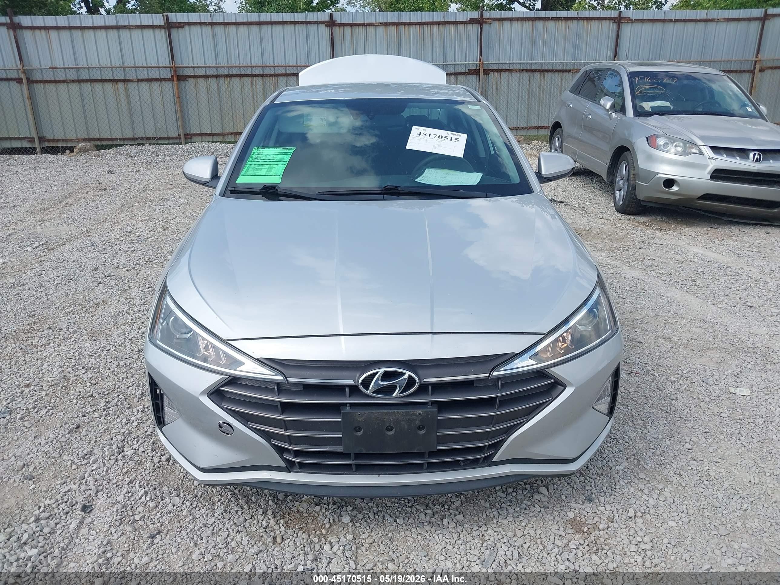 2019 Hyundai Elantra Sel Silver vin: KMHD84LF2KU775389