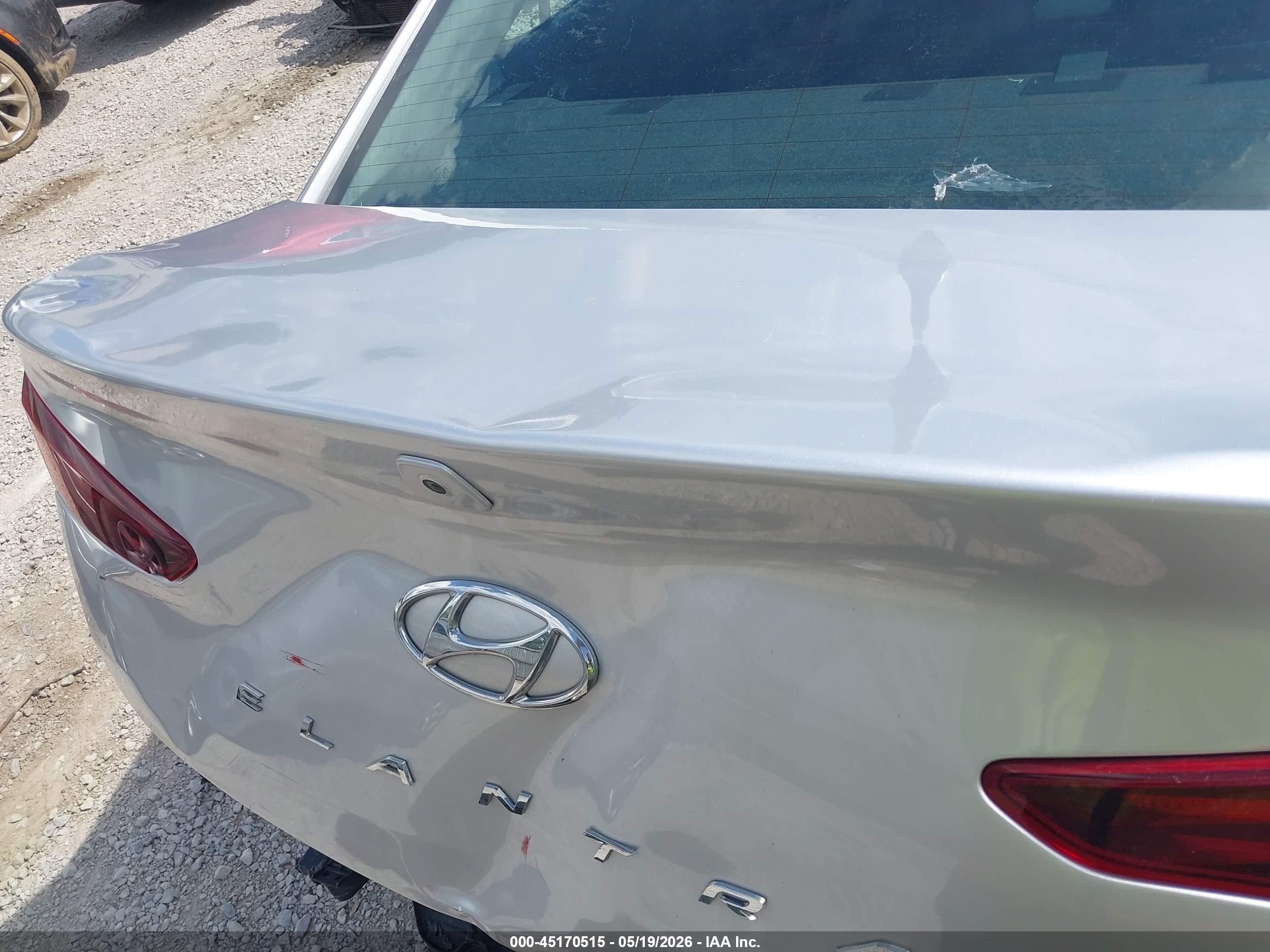 2019 Hyundai Elantra Sel Silver vin: KMHD84LF2KU775389