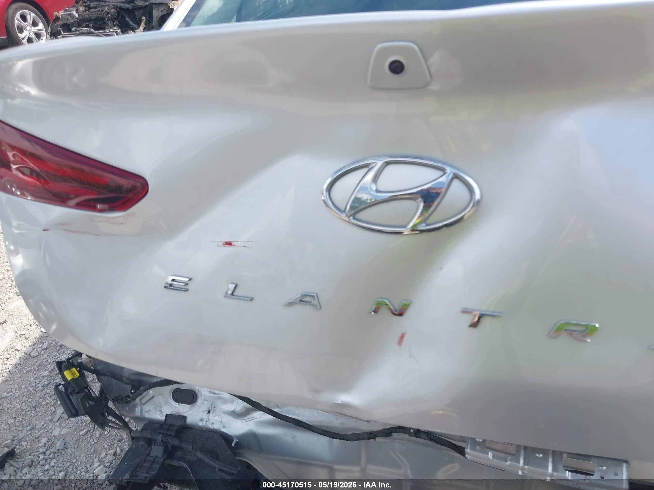 2019 Hyundai Elantra Sel Silver vin: KMHD84LF2KU775389