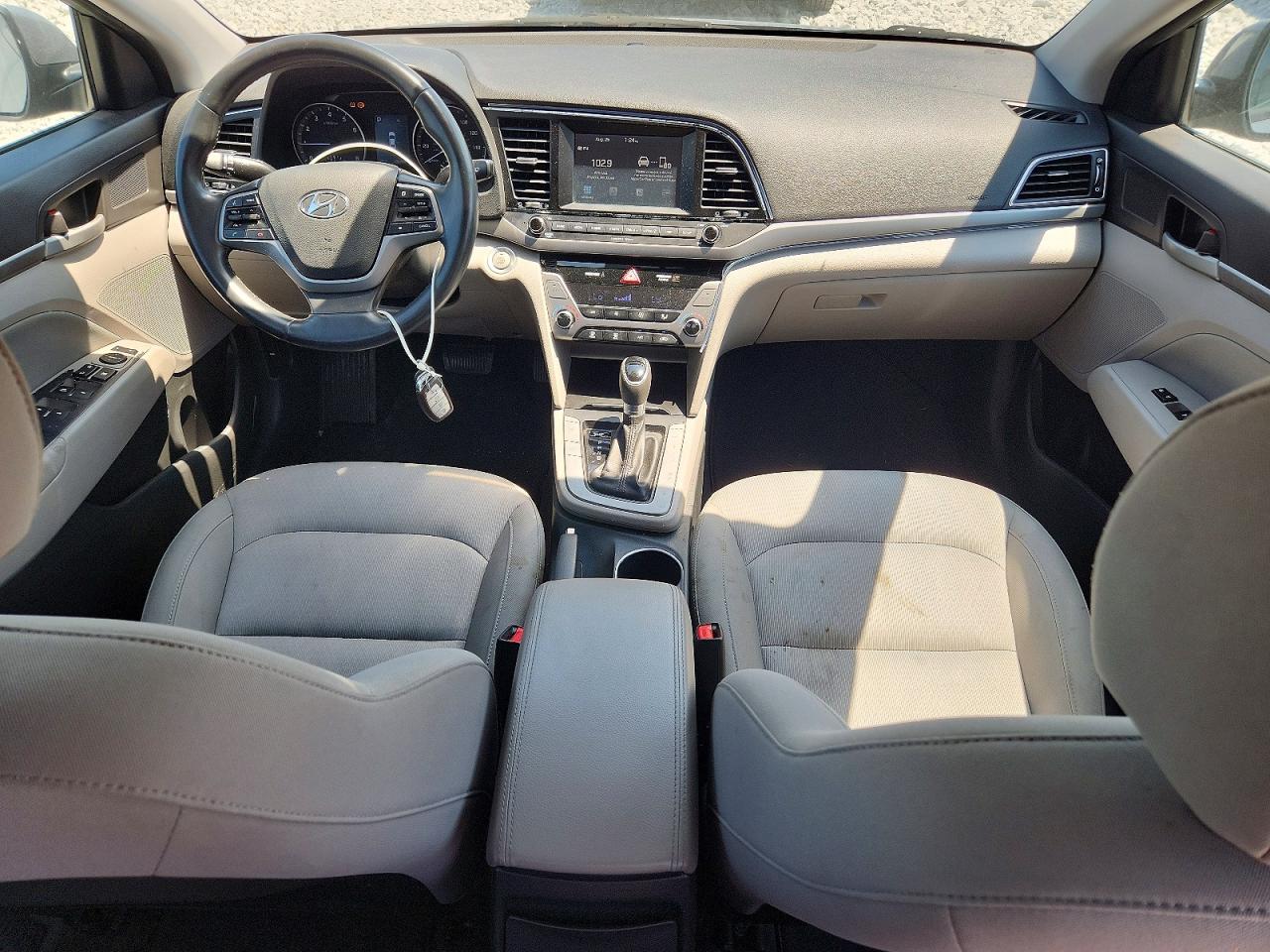 2017 Hyundai Elantra Se Silver vin: KMHD84LF3HU194931