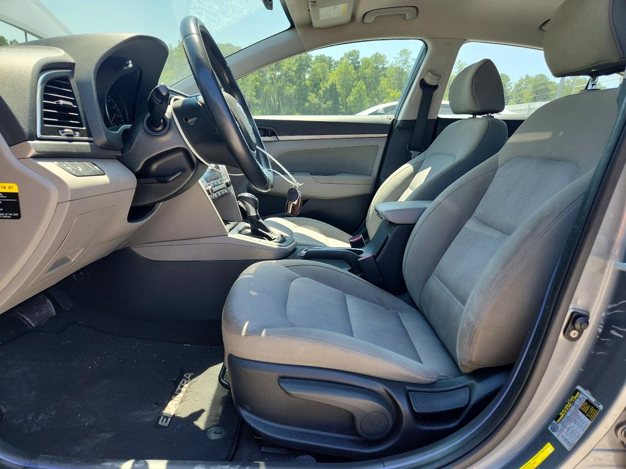 2017 Hyundai Elantra Se Silver vin: KMHD84LF3HU194931