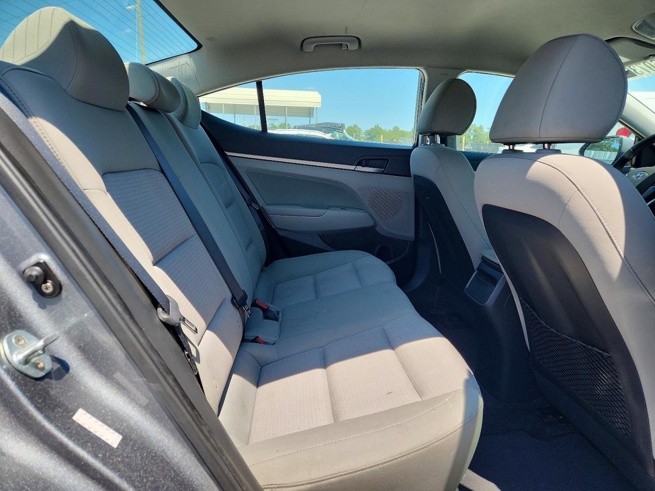 2017 Hyundai Elantra Se Silver vin: KMHD84LF3HU194931