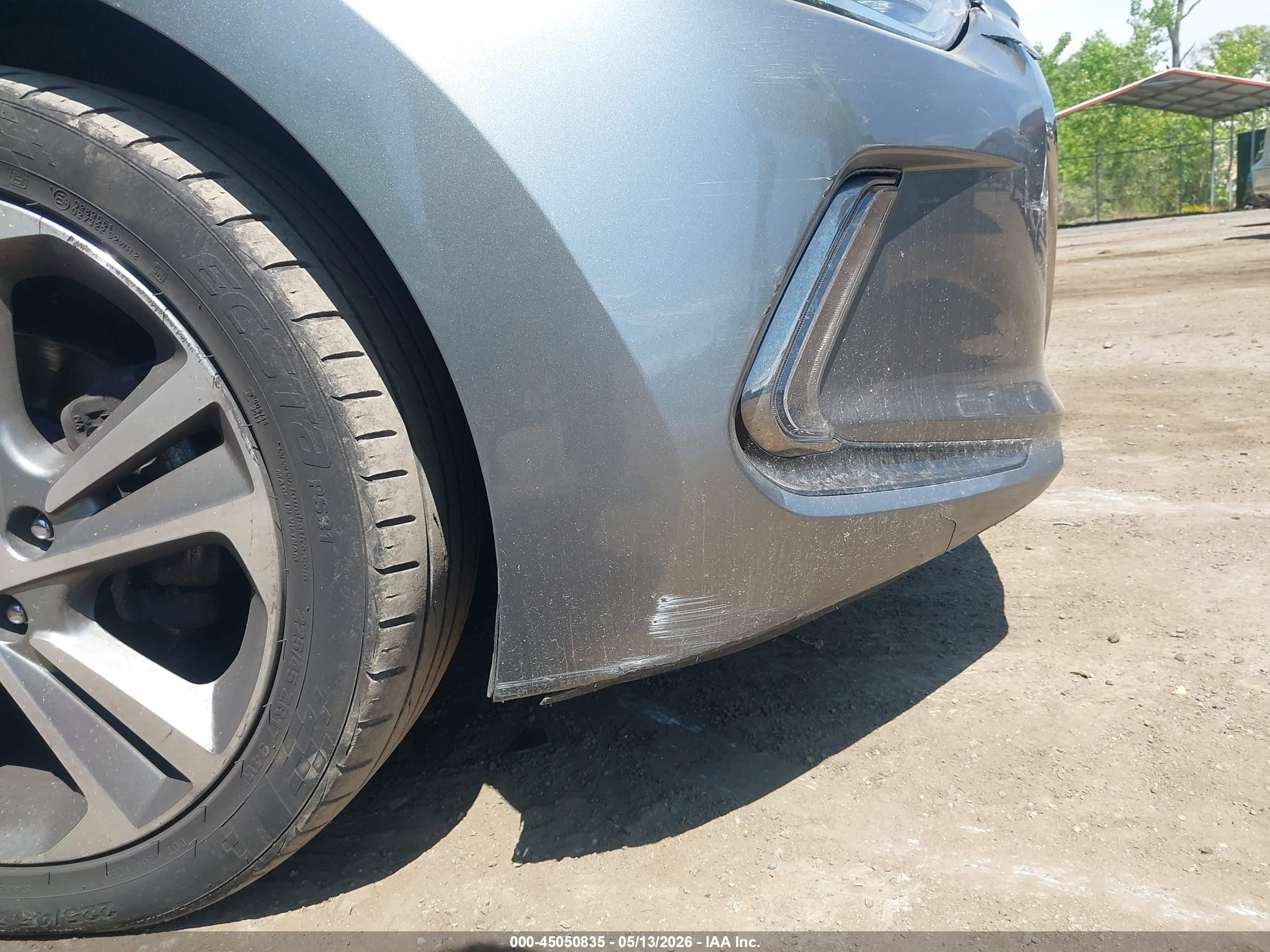 2017 Hyundai Elantra Limited Silver vin: KMHD84LF3HU212490