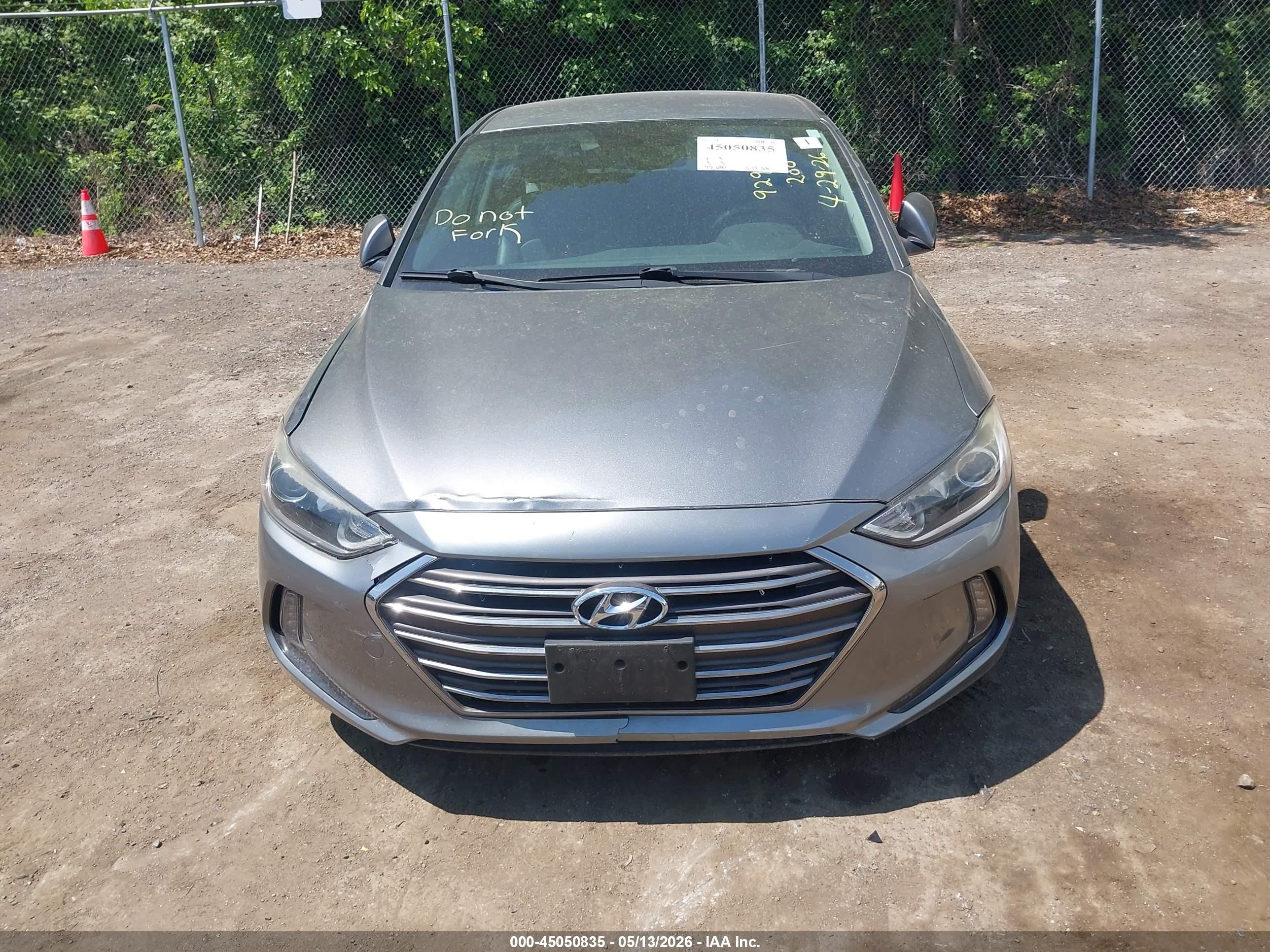 2017 Hyundai Elantra Limited Silver vin: KMHD84LF3HU212490