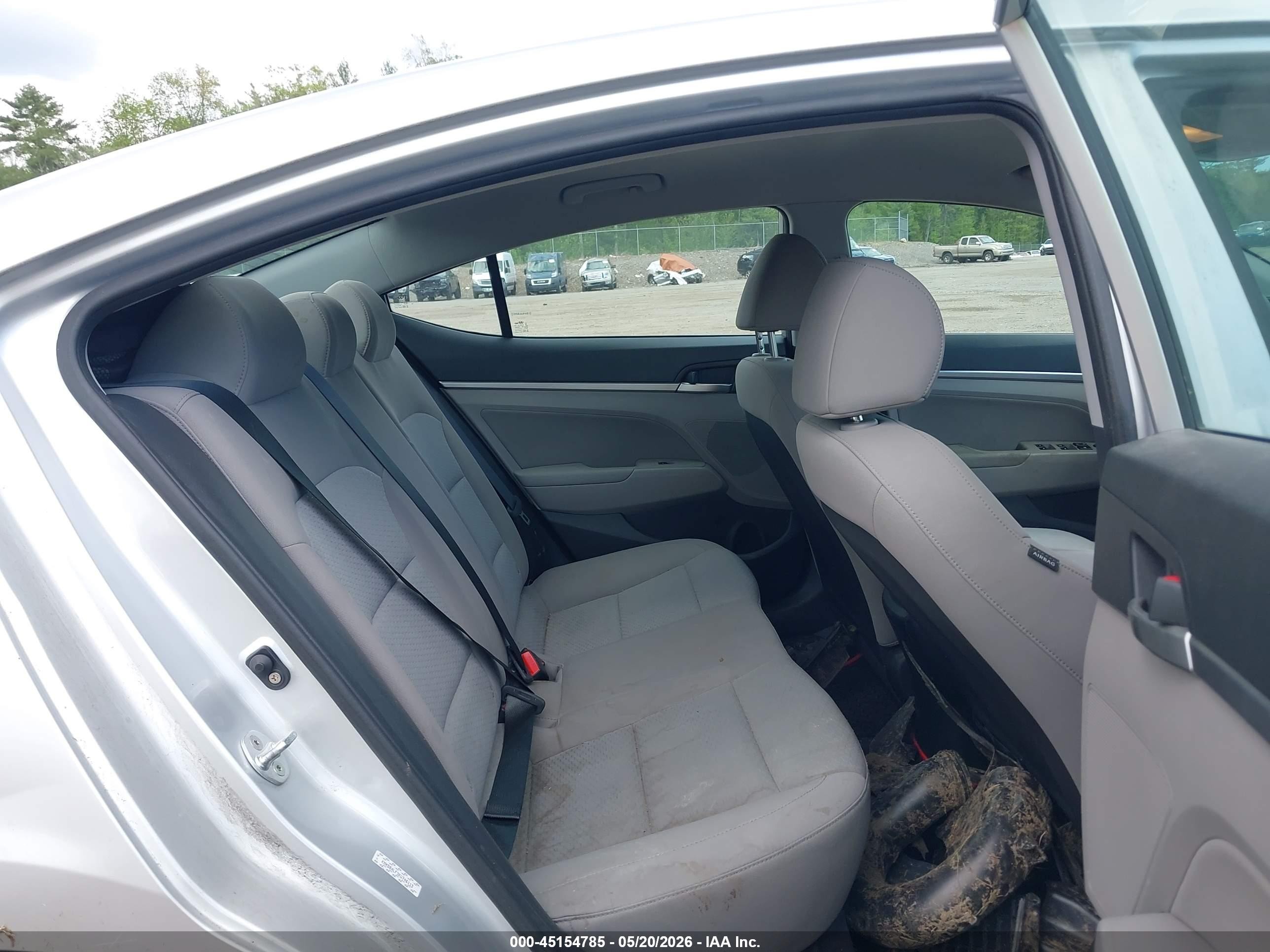 2019 Hyundai Elantra Sel Silver vin: KMHD84LF3KU746113
