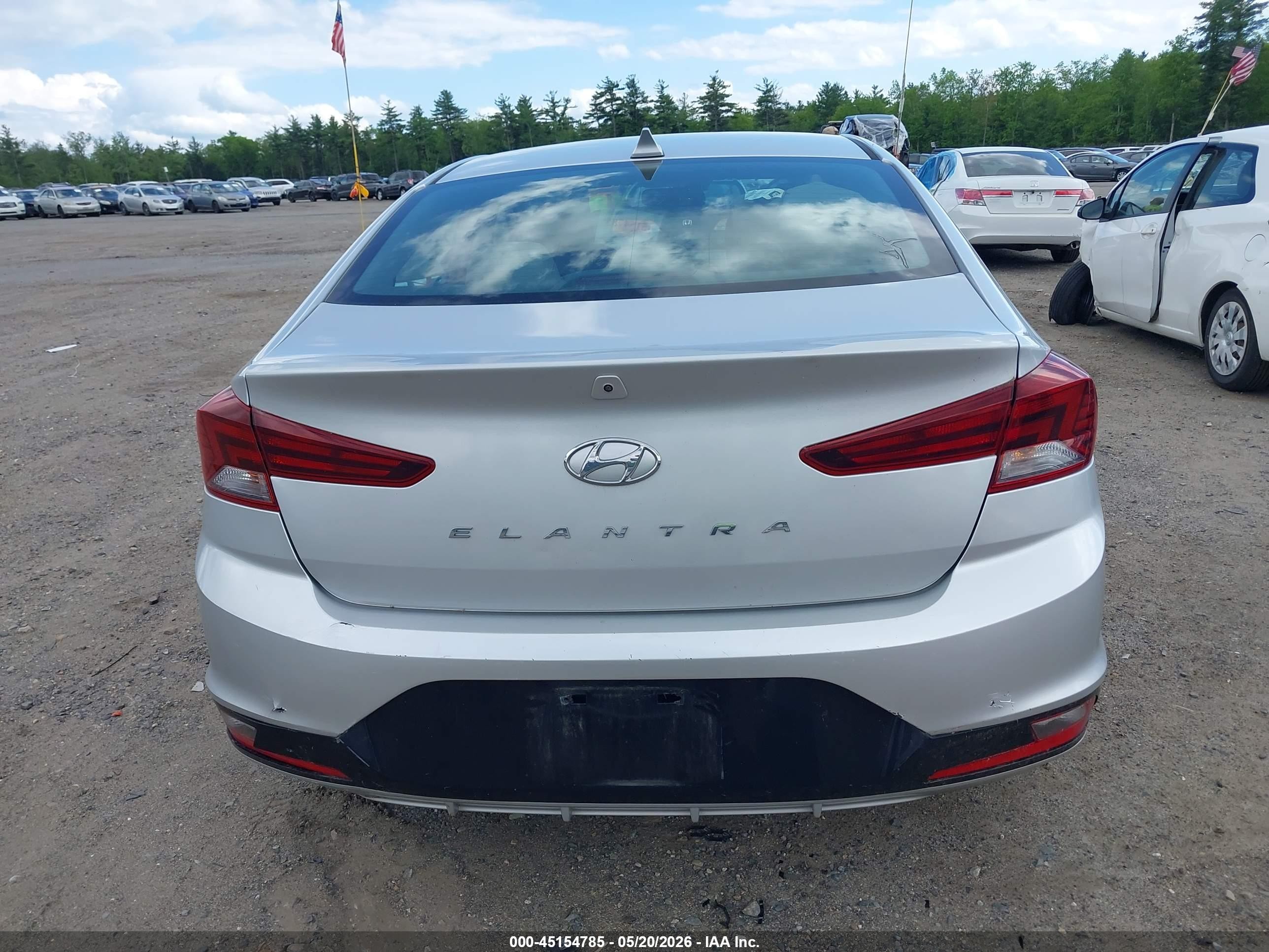 2019 Hyundai Elantra Sel Silver vin: KMHD84LF3KU746113