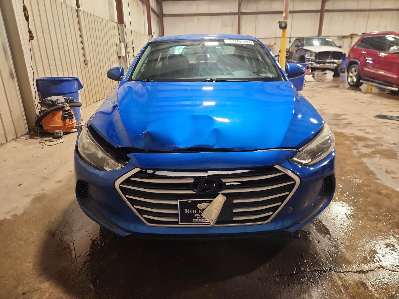 2017 Hyundai Elantra Se Blue vin: KMHD84LF4HU384222