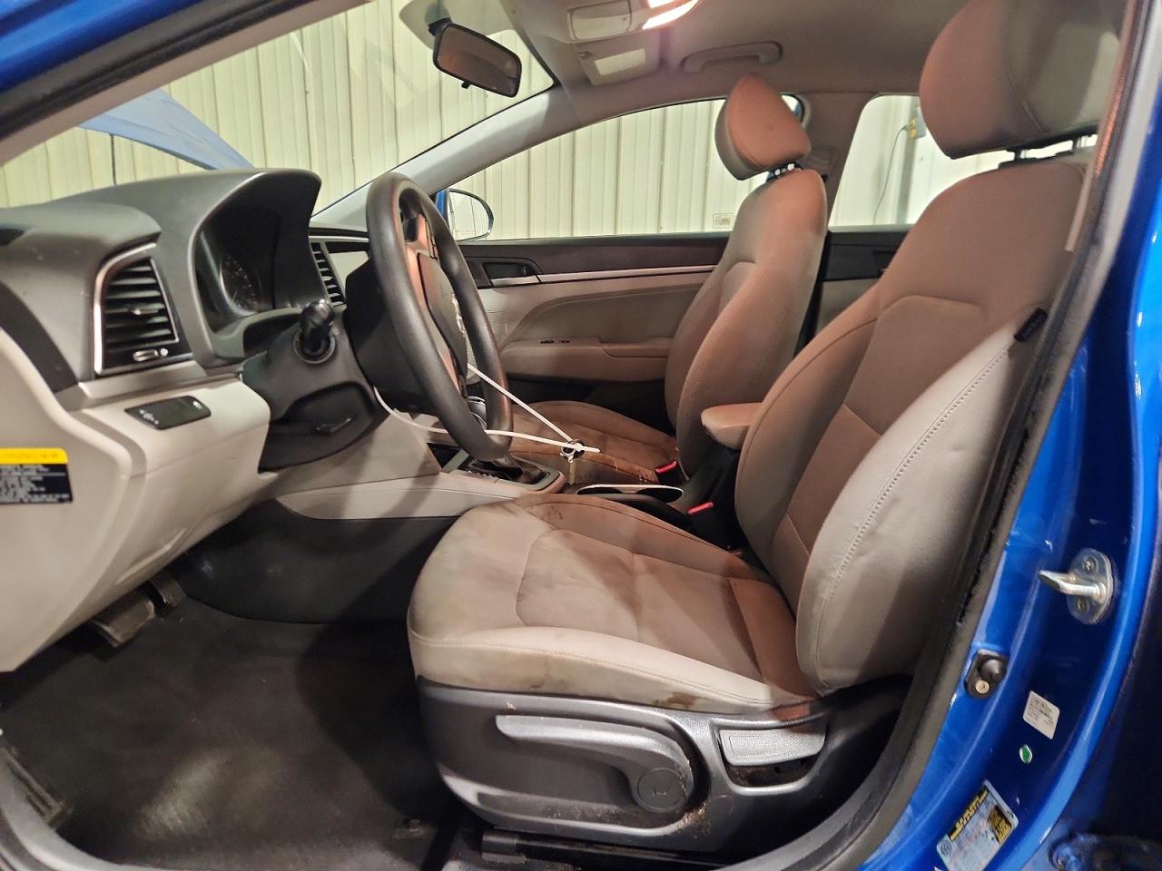 2017 Hyundai Elantra Se Blue vin: KMHD84LF4HU384222