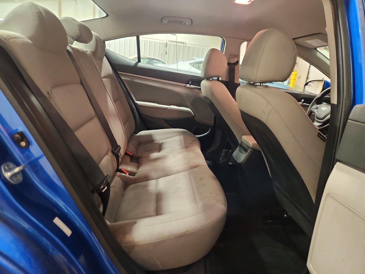 2017 Hyundai Elantra Se Blue vin: KMHD84LF4HU384222