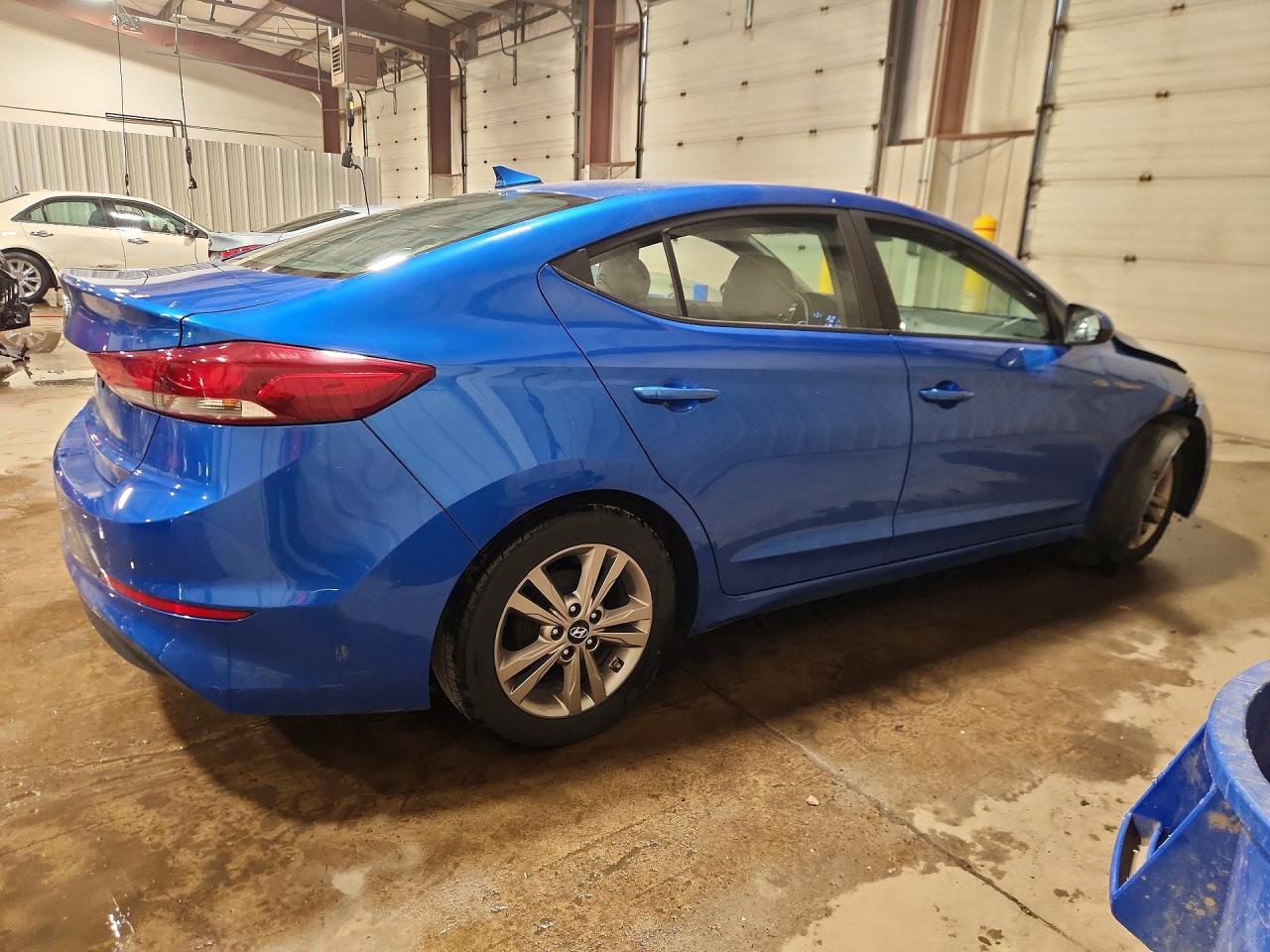 2017 Hyundai Elantra Se Blue vin: KMHD84LF4HU384222