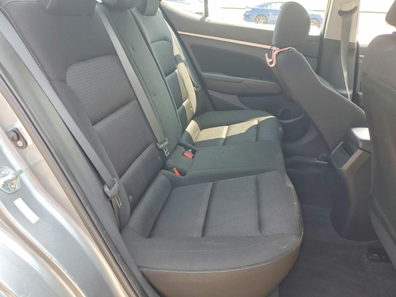 2018 Hyundai Elantra Sel Gray vin: KMHD84LF4JU554620