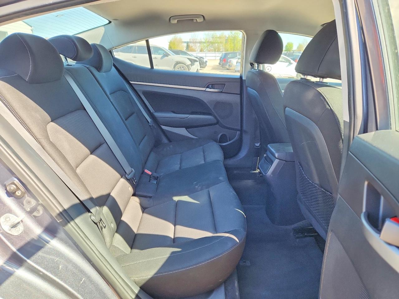 2017 Hyundai Elantra Se Gray vin: KMHD84LF5HU139798