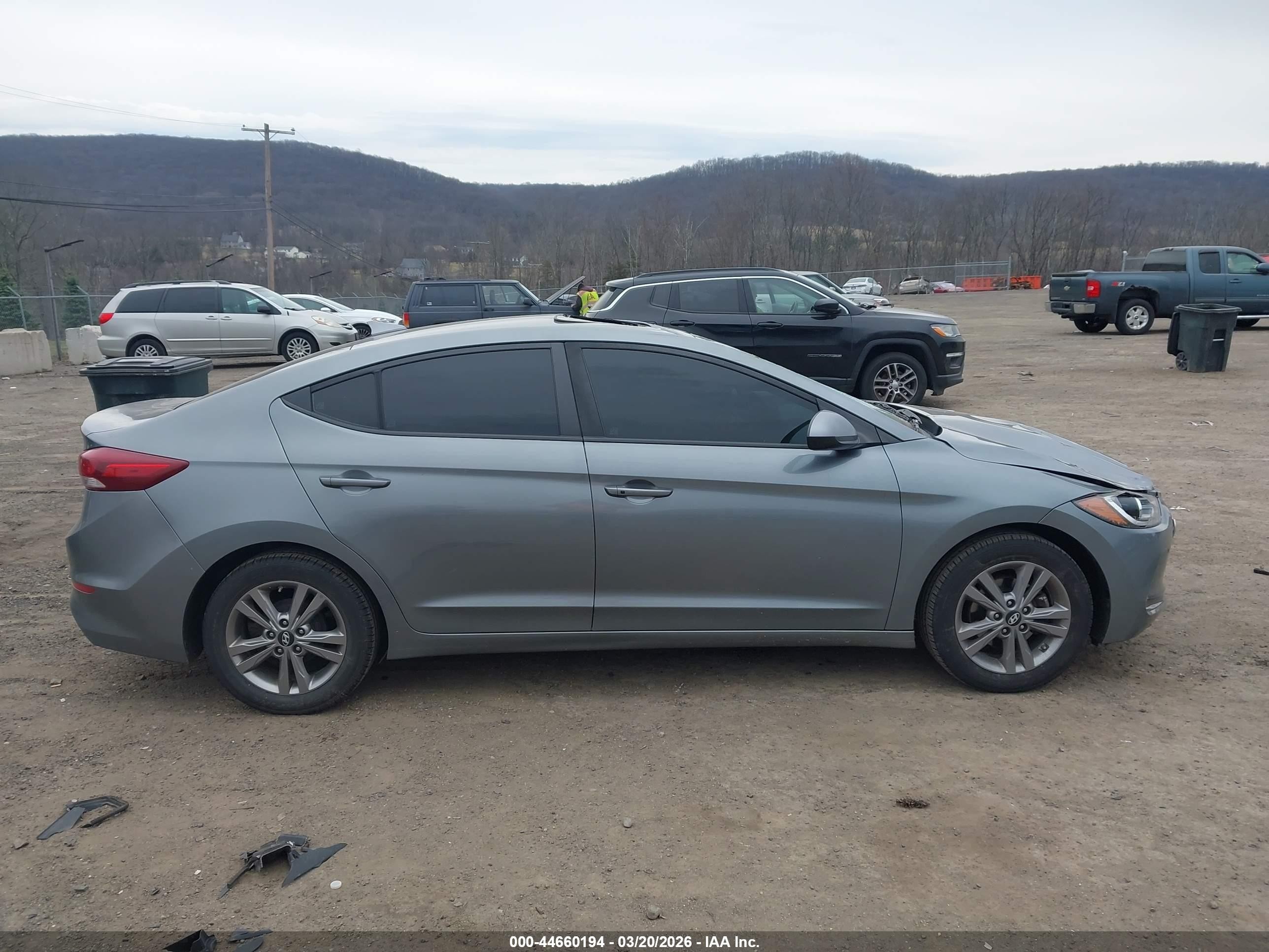 2017 Hyundai Elantra Value Edition Gray vin: KMHD84LF5HU369082