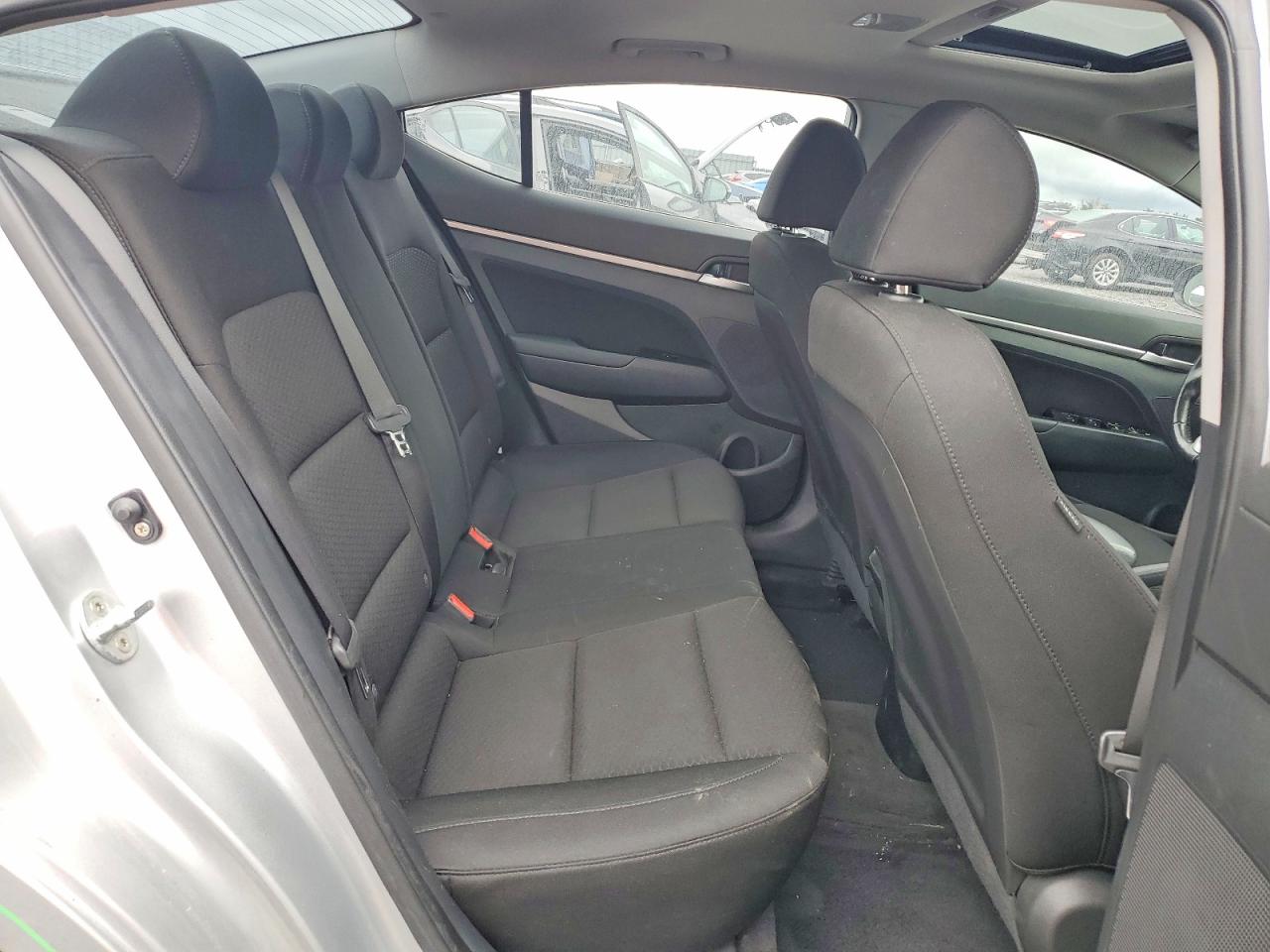 2019 Hyundai Elantra Se Silver vin: KMHD84LF5KU861604