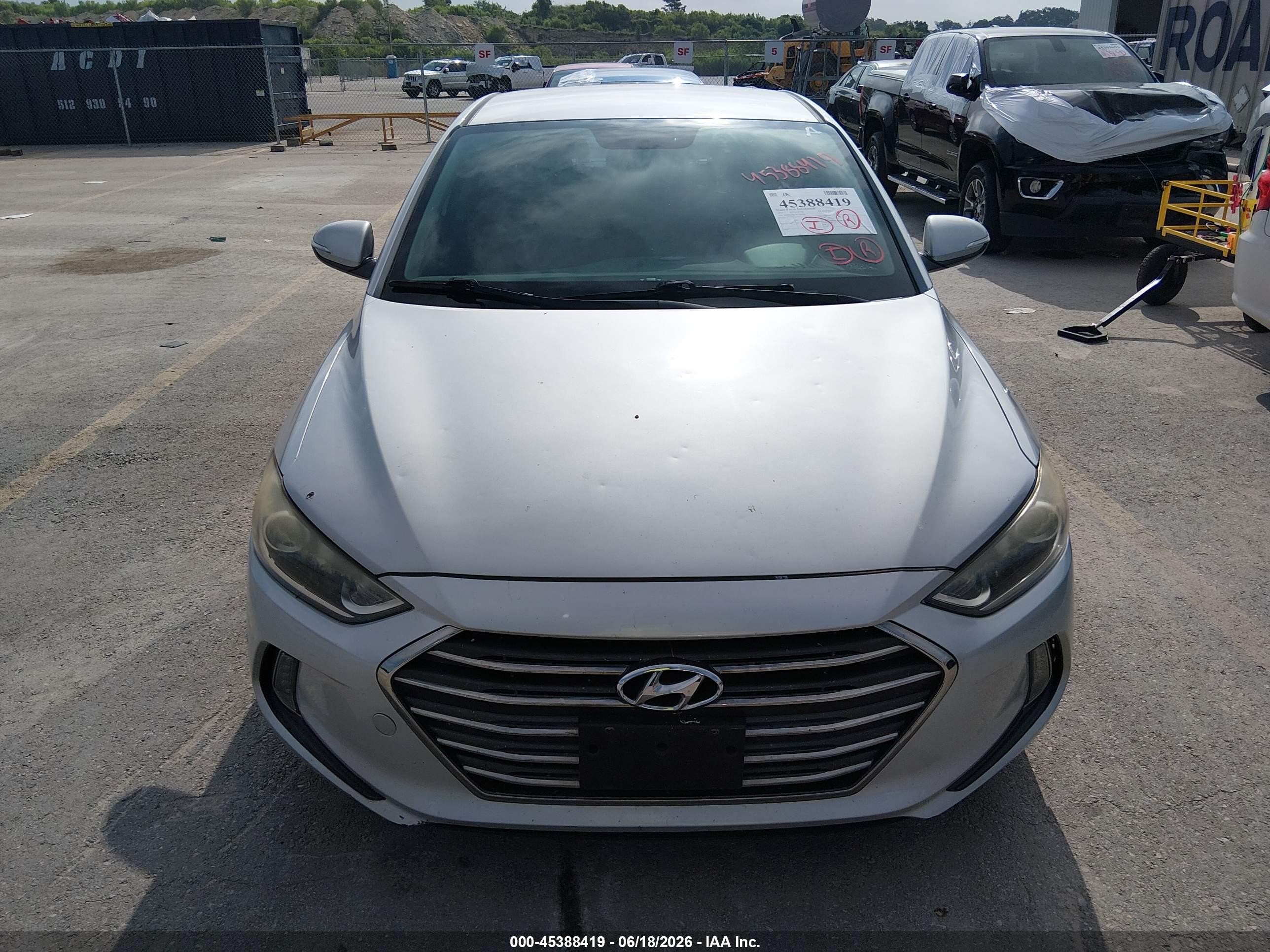 2017 Hyundai Elantra Limited Серебряный vin: KMHD84LF6HU269394