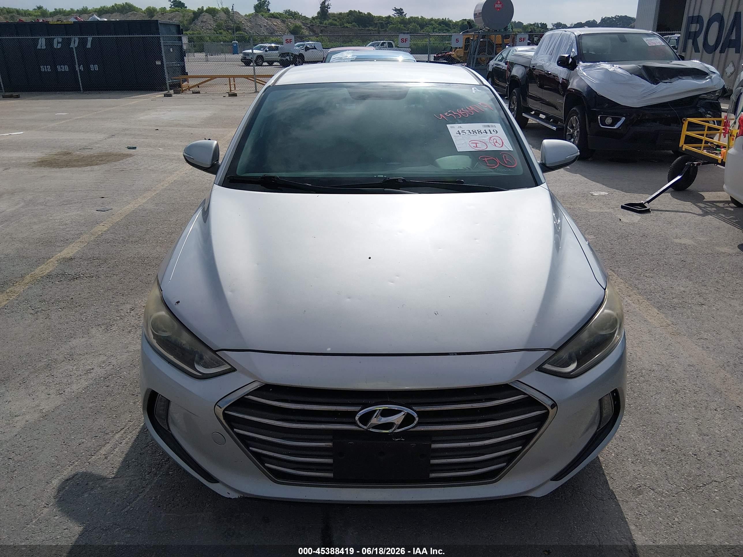 2017 Hyundai Elantra Limited Серебряный vin: KMHD84LF6HU269394