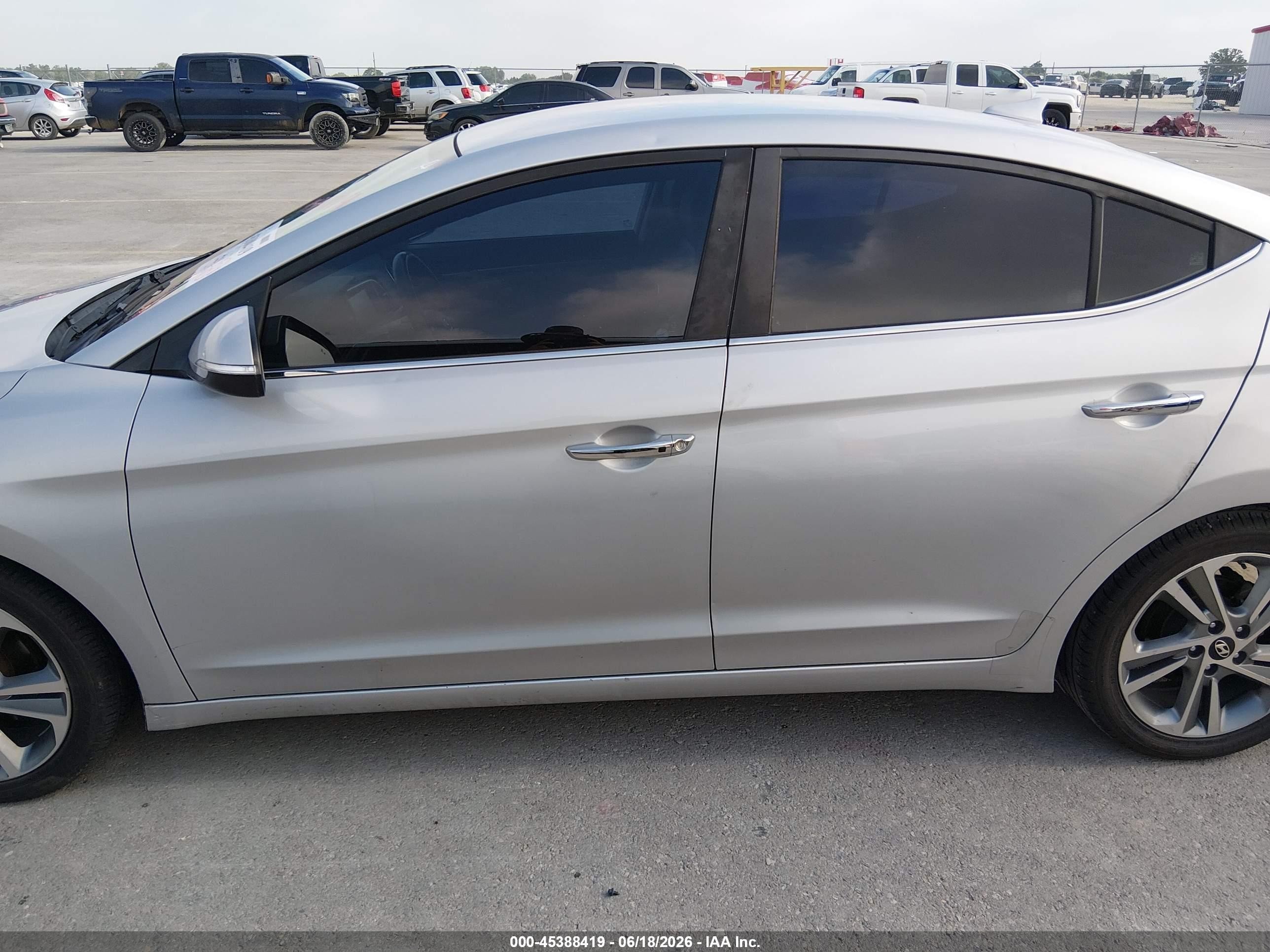 2017 Hyundai Elantra Limited Серебряный vin: KMHD84LF6HU269394