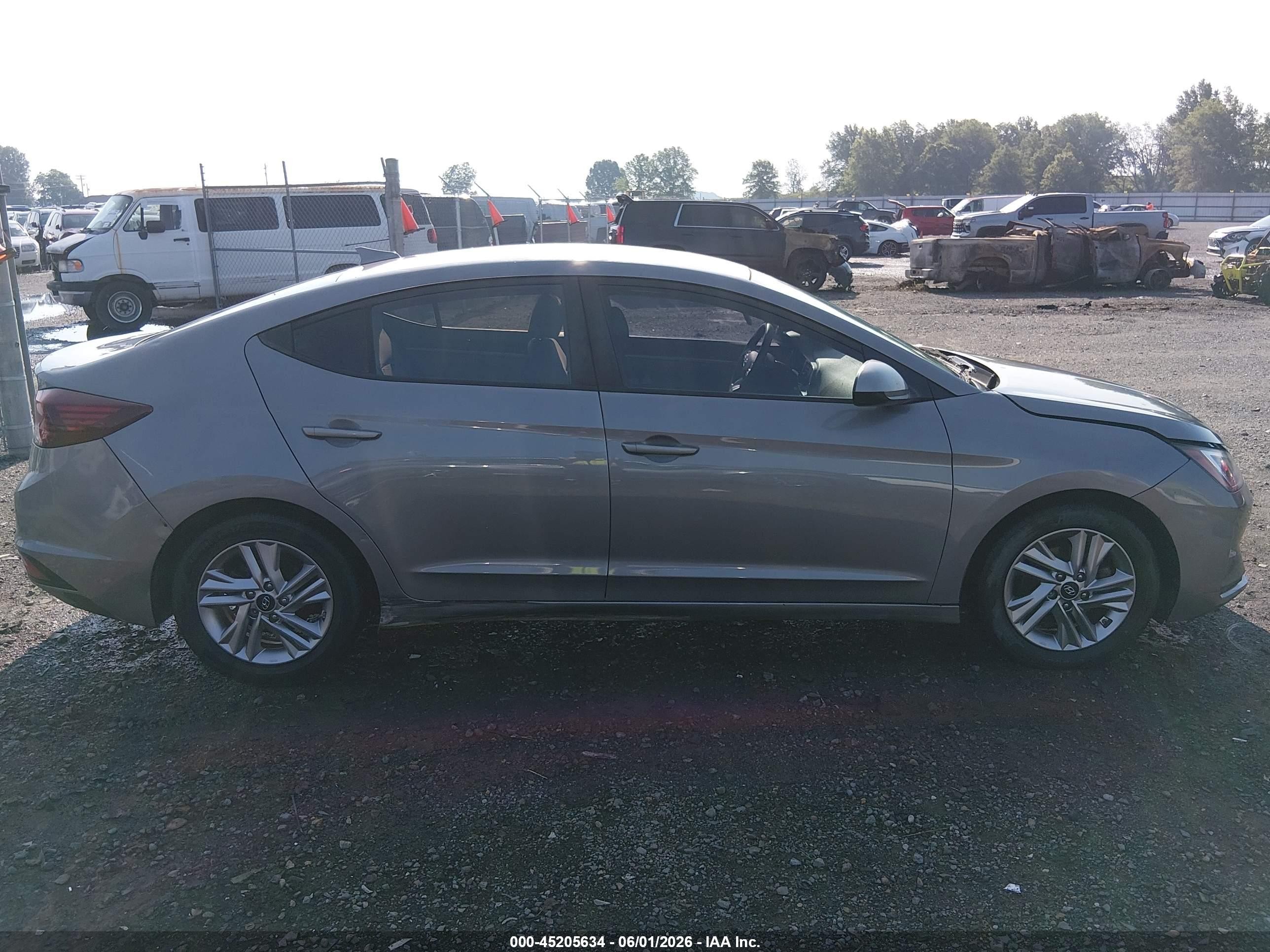 2020 Hyundai Elantra Sel Gray vin: KMHD84LF6LU026550