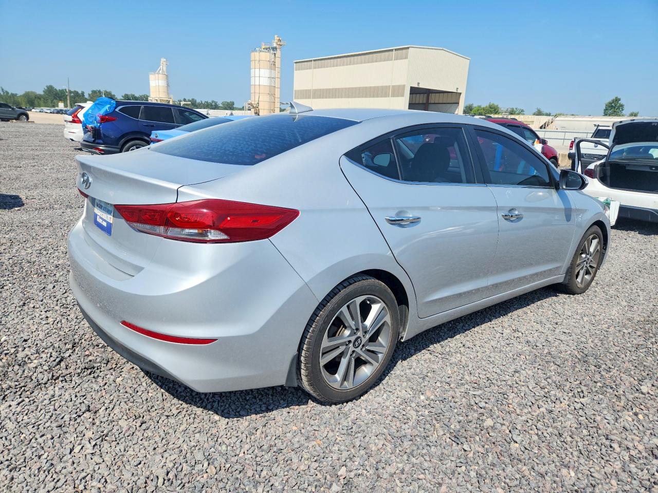 2017 Hyundai Elantra Limited Silver vin: KMHD84LF7HU289766