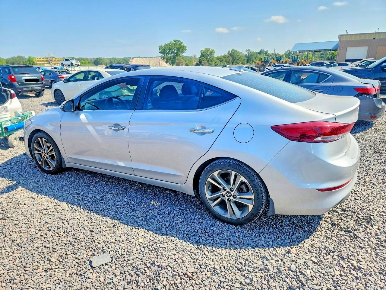 2017 Hyundai Elantra Limited Silver vin: KMHD84LF7HU289766