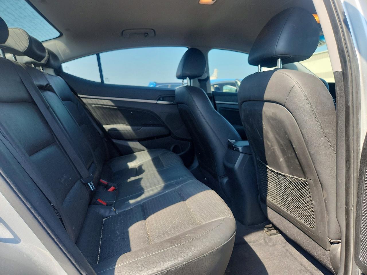 2017 Hyundai Elantra Limited Silver vin: KMHD84LF7HU289766