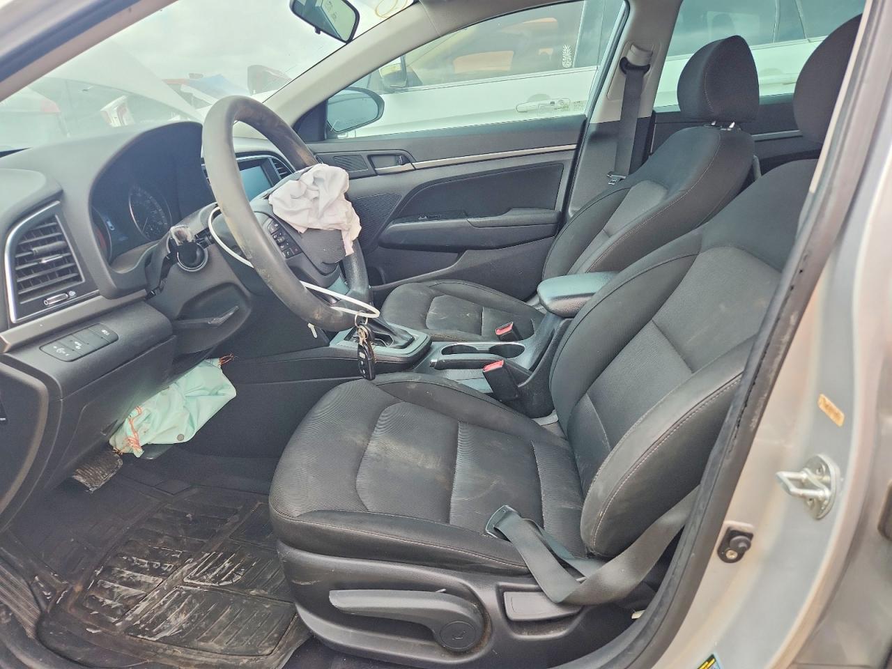 2018 Hyundai Elantra Sel Серебряный vin: KMHD84LF7JU705952