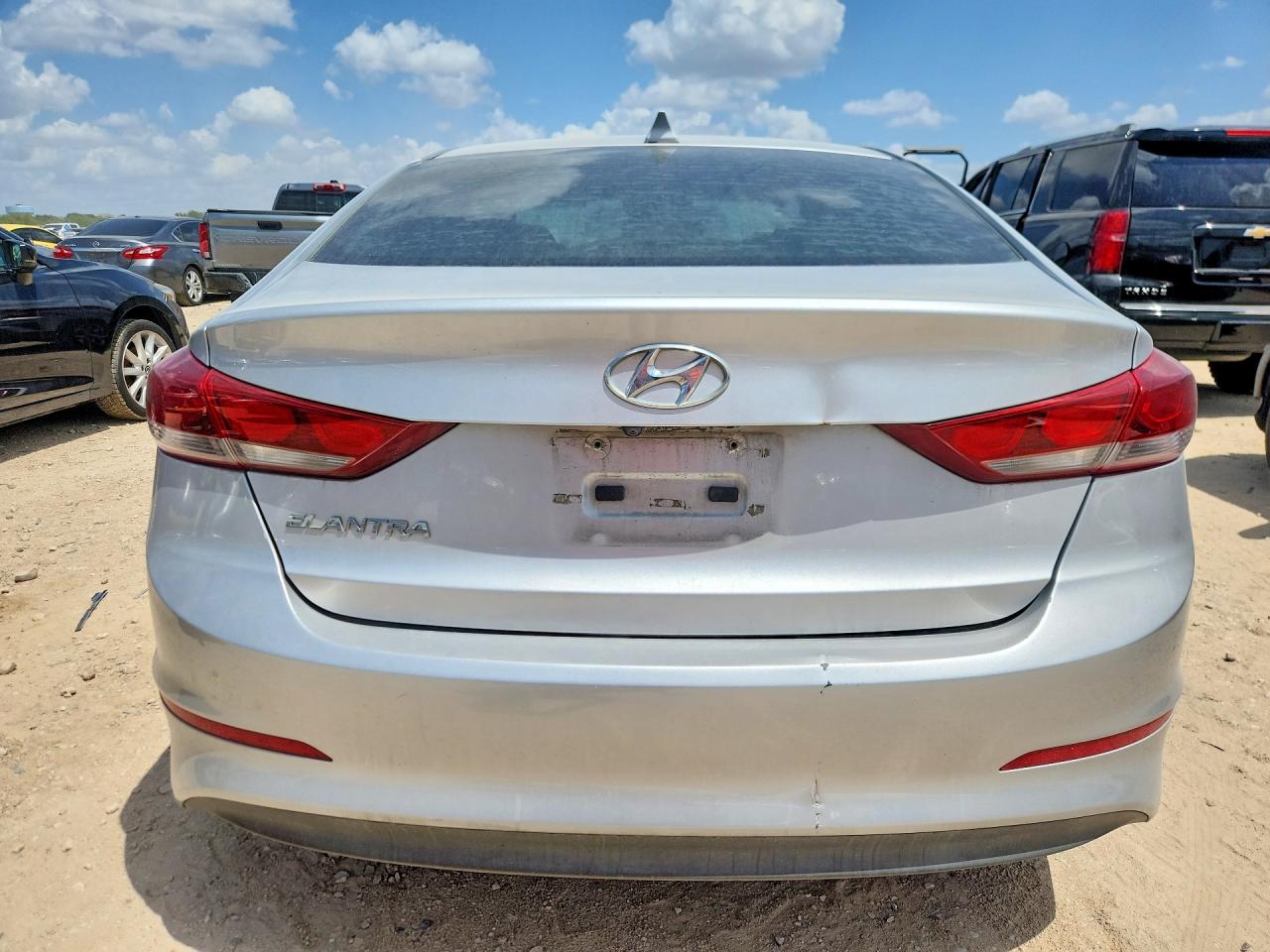 2018 Hyundai Elantra Sel Серебряный vin: KMHD84LF7JU705952