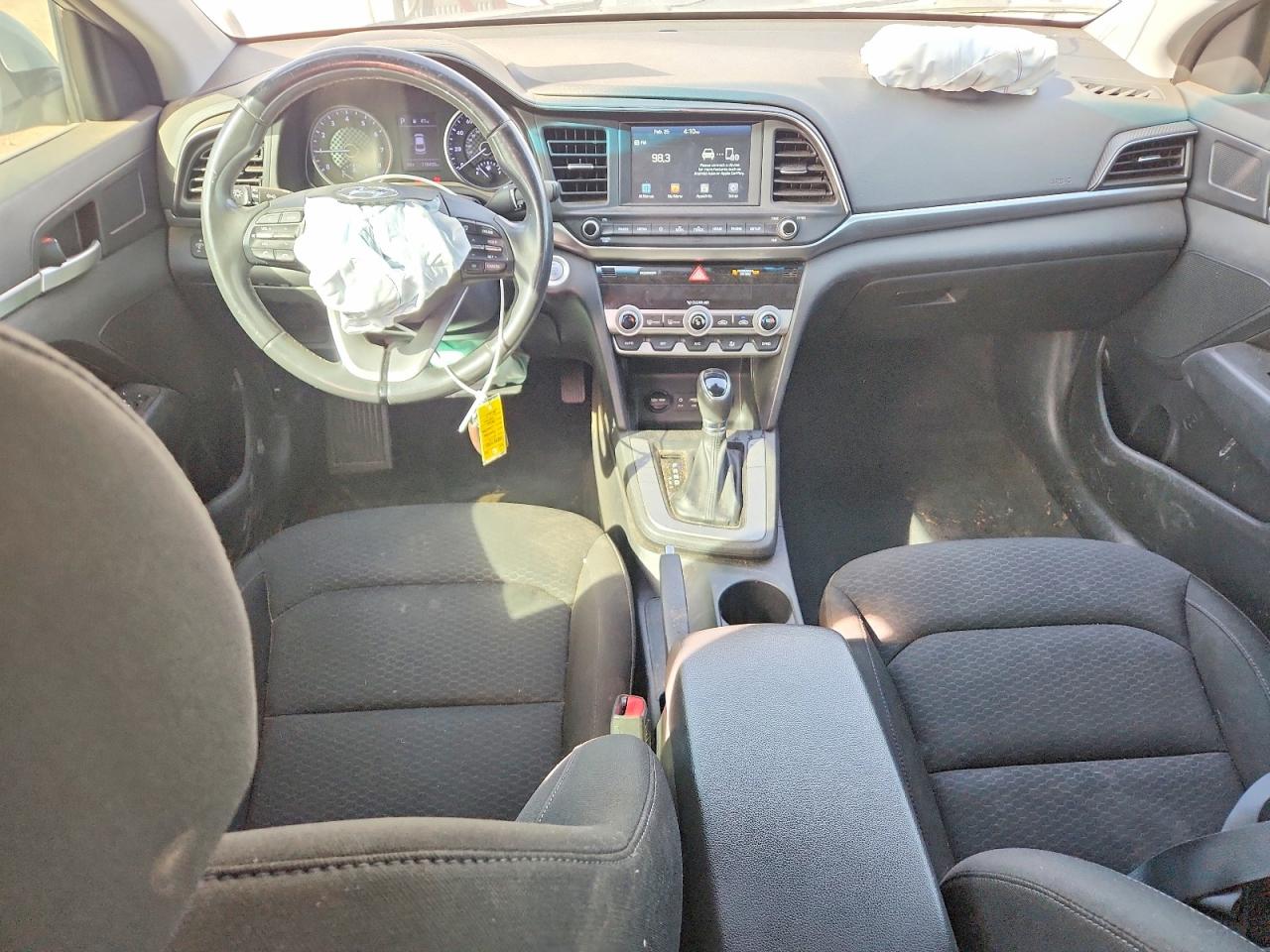 2019 Hyundai Elantra Value Edition Silver vin: KMHD84LF7KU862222