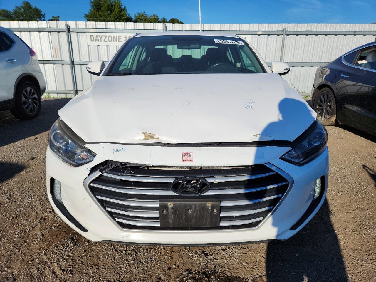 2017 Hyundai Elantra Se White vin: KMHD84LF9HU267901