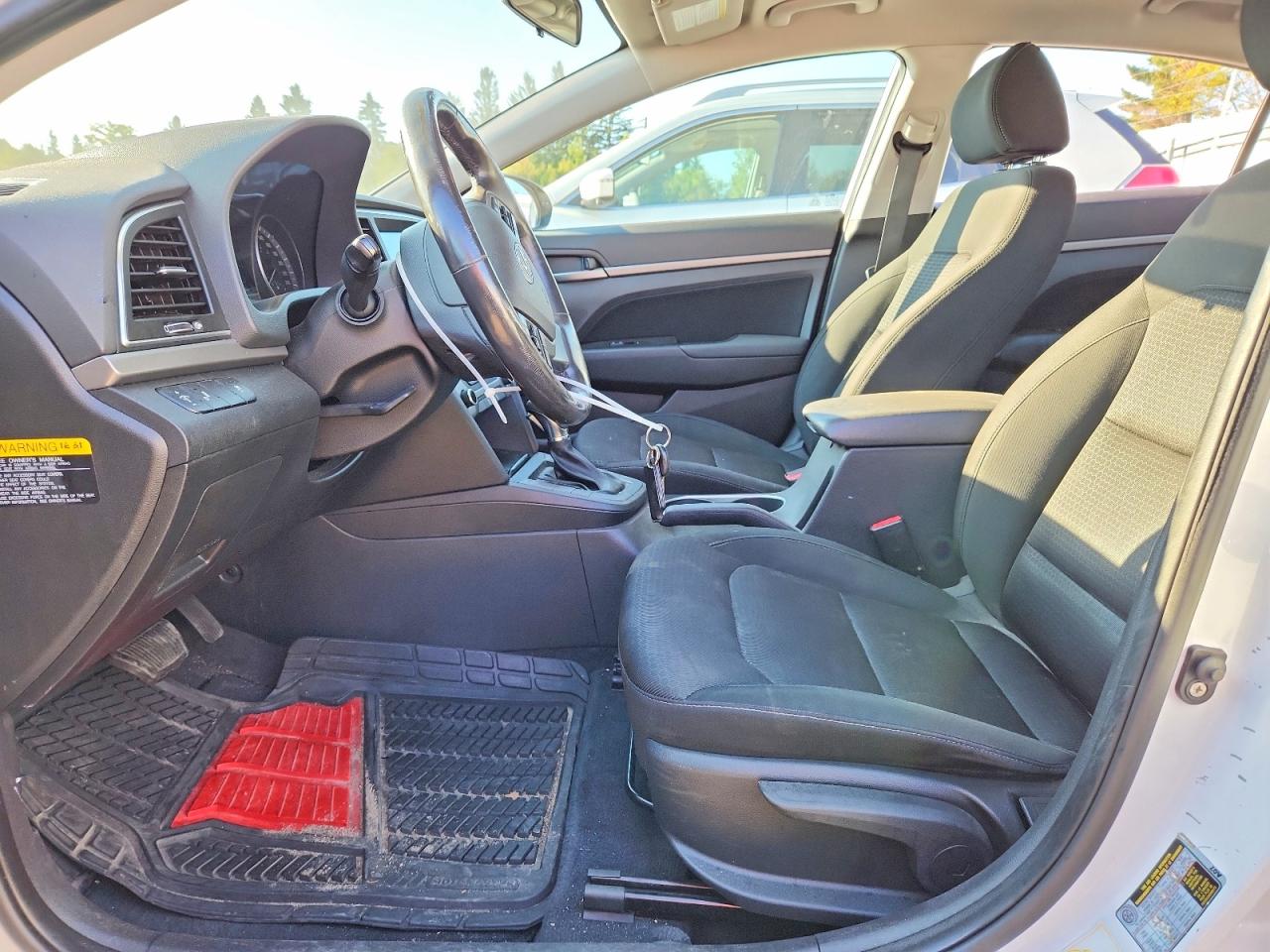 2017 Hyundai Elantra Se White vin: KMHD84LF9HU267901