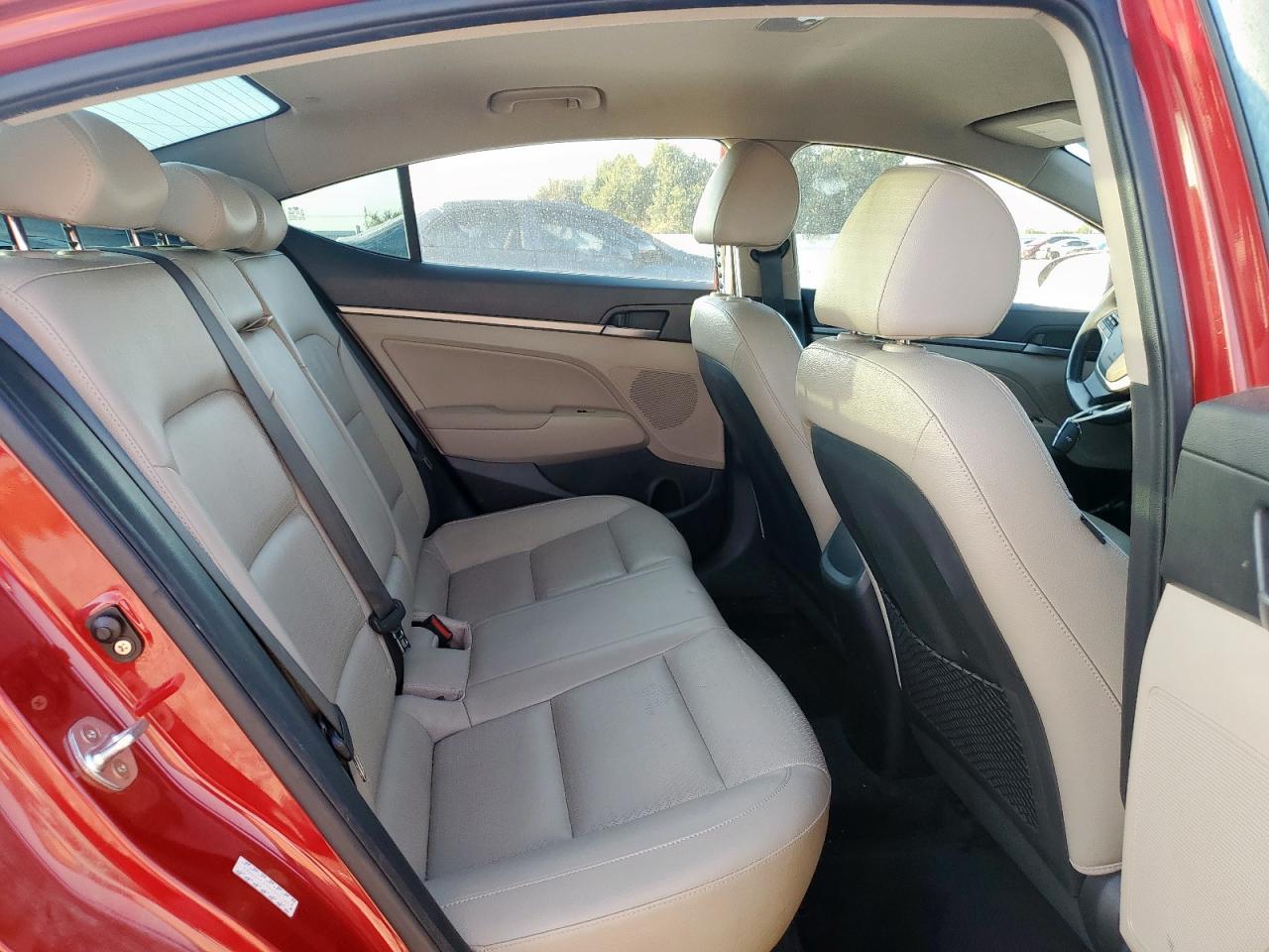 2017 Hyundai Elantra Red vin: KMHD84LF9HU314120