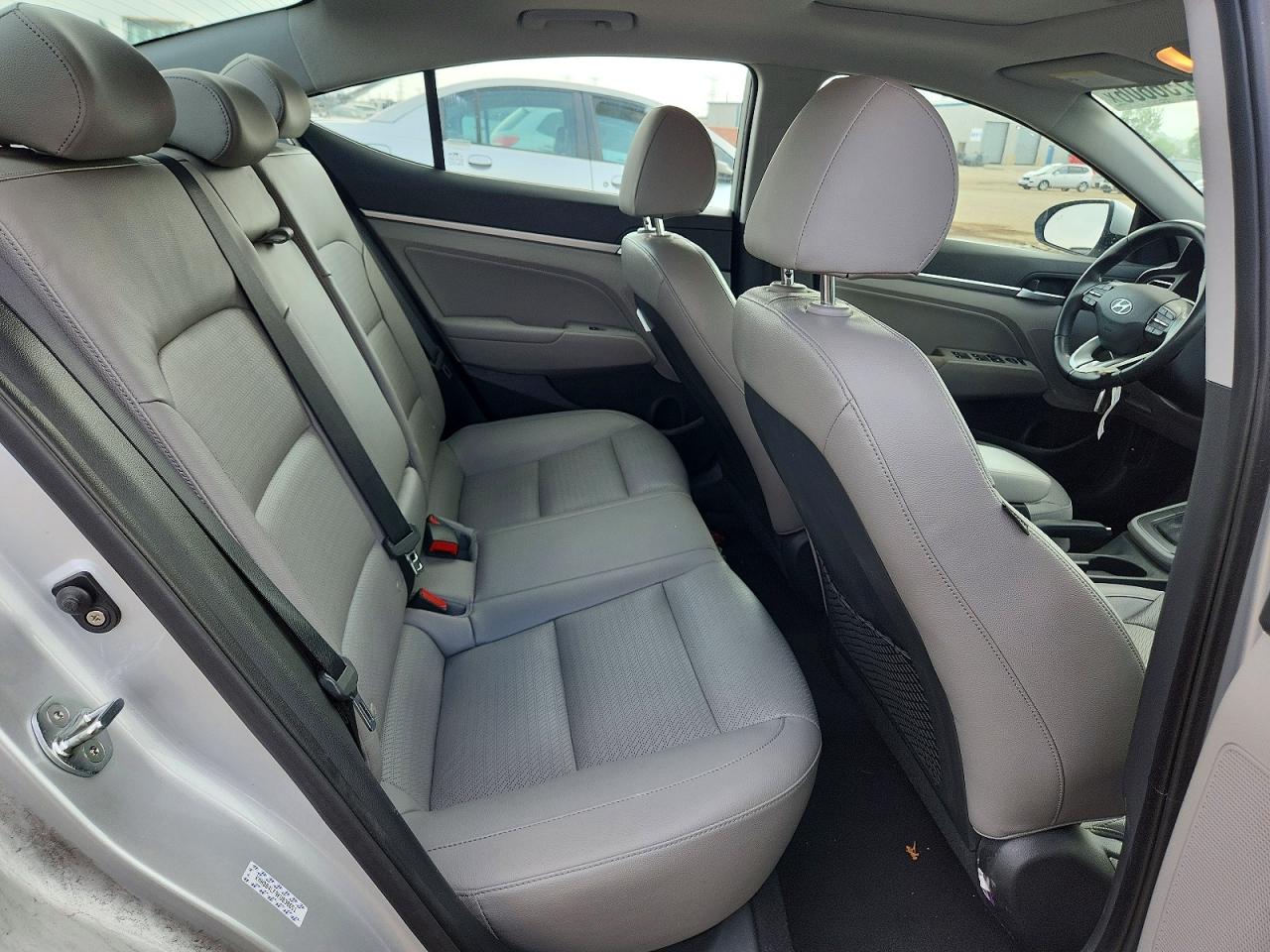 2019 Hyundai Elantra Limited Silver vin: KMHD84LF9KU838651