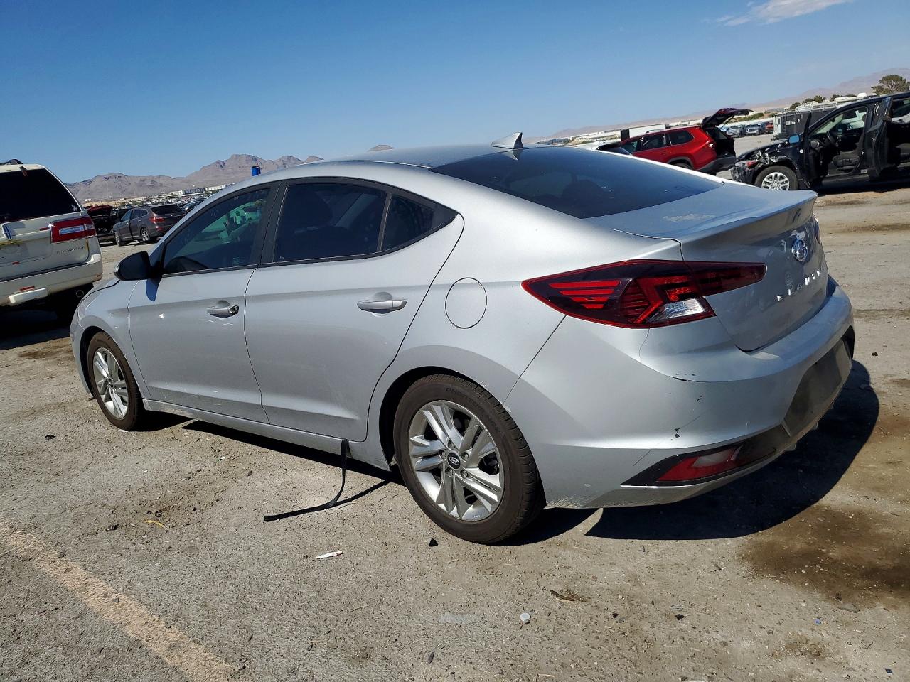 2020 Hyundai Elantra Sel Silver vin: KMHD84LF9LU067223