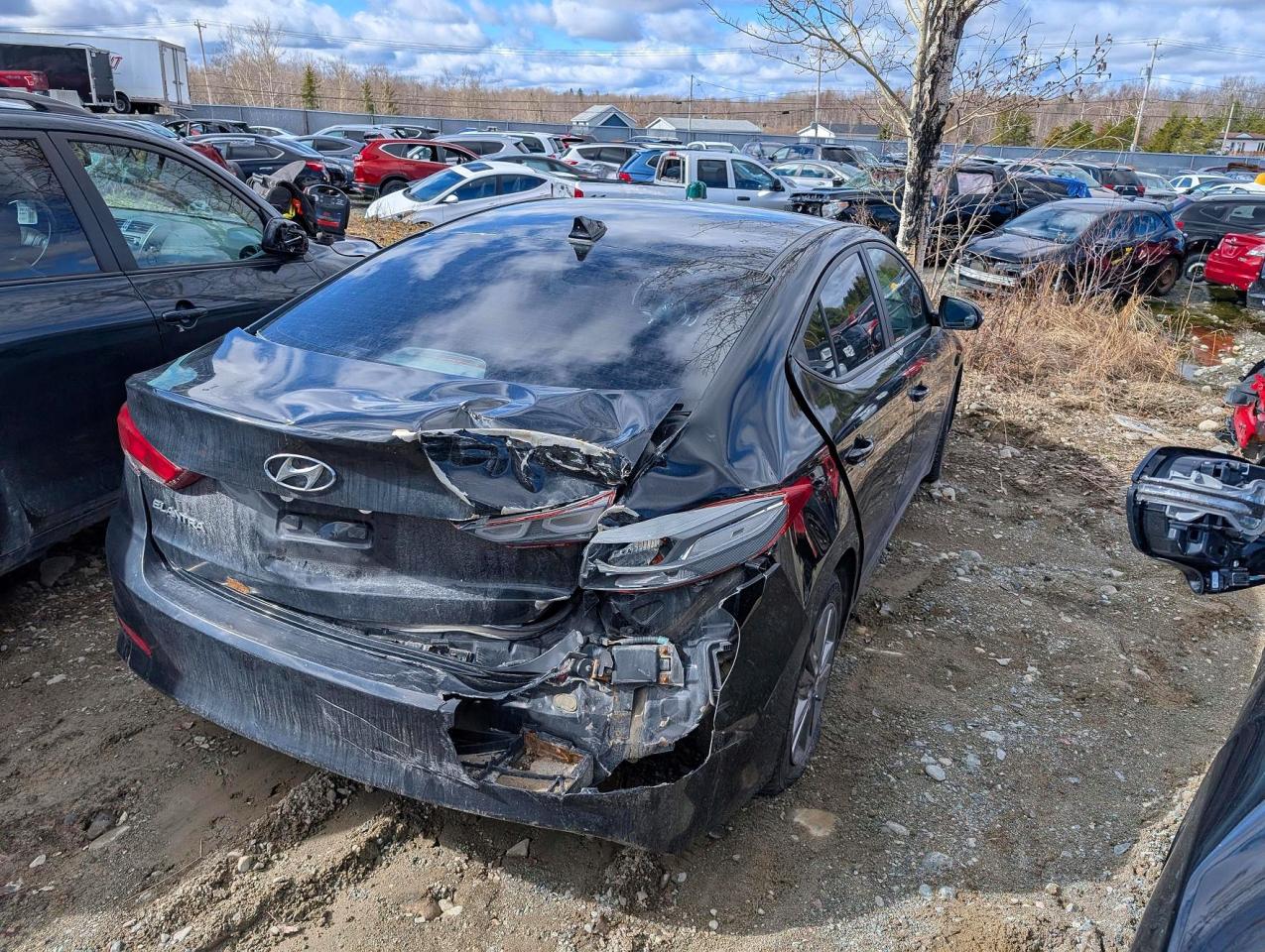 2017 Hyundai Elantra Se Black vin: KMHD84LFXHU177222